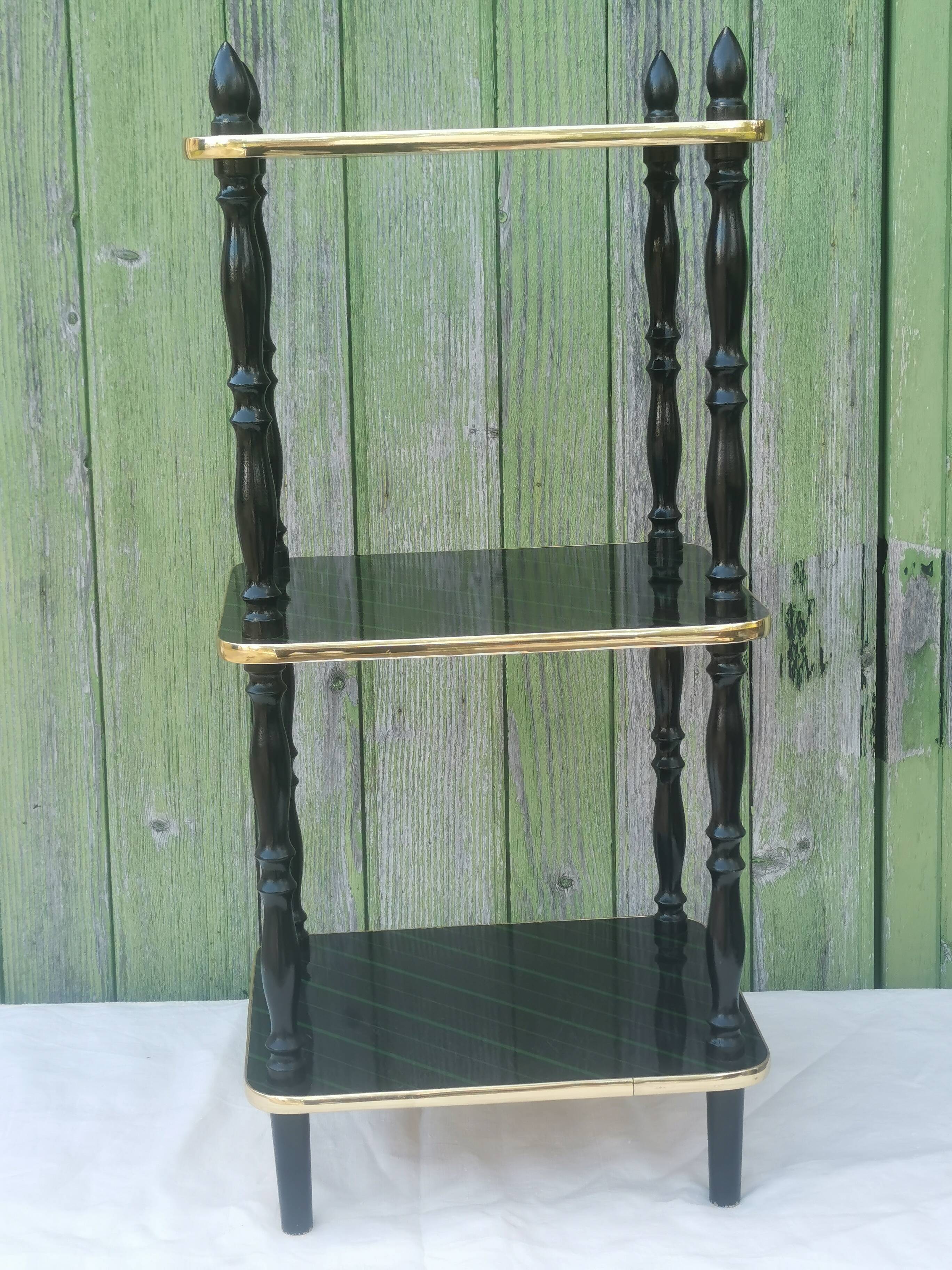 “Vintage” standing shelf with 3 shelves