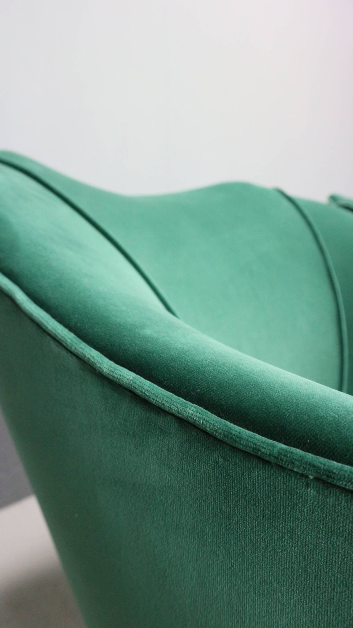 Pair of velvet armchairs Gio Ponti style