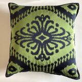 Coussin de soie brodée designer's guild 1990