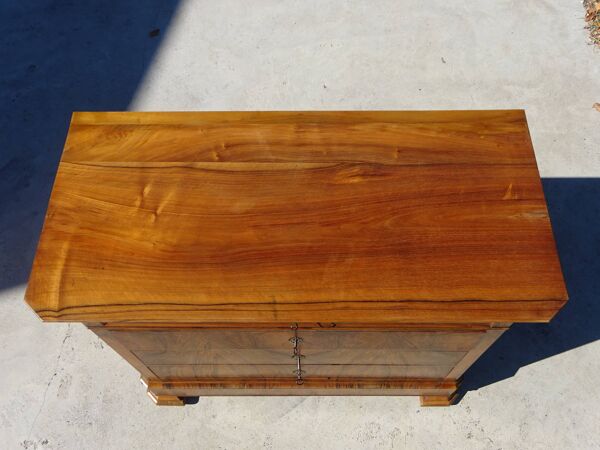 Ancienne commode en noyer et ronce de noyer