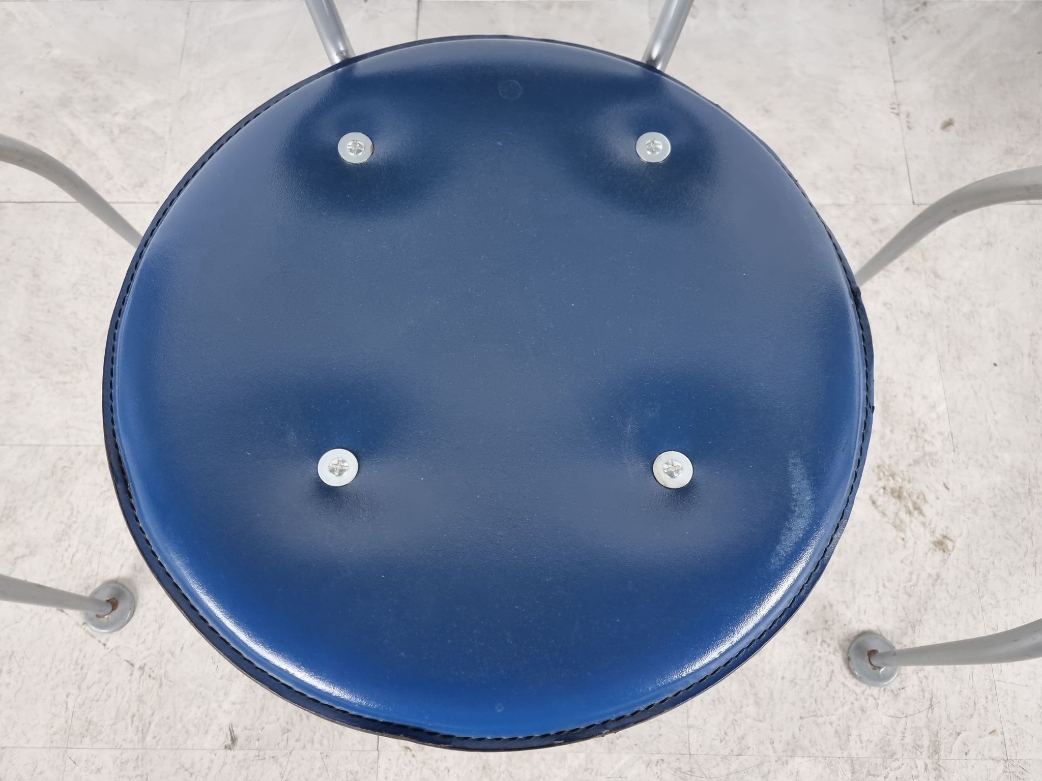 Chaises de salle à manger en métal post-modernes, années 1990