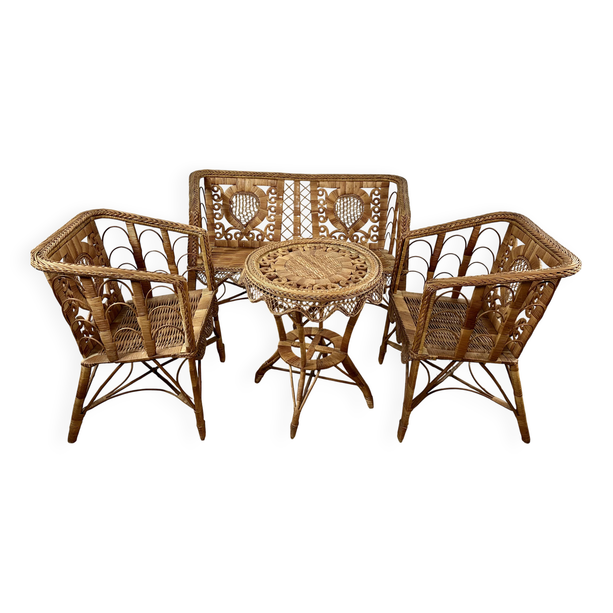 Victorian-style rattan lounge from the 1920s.