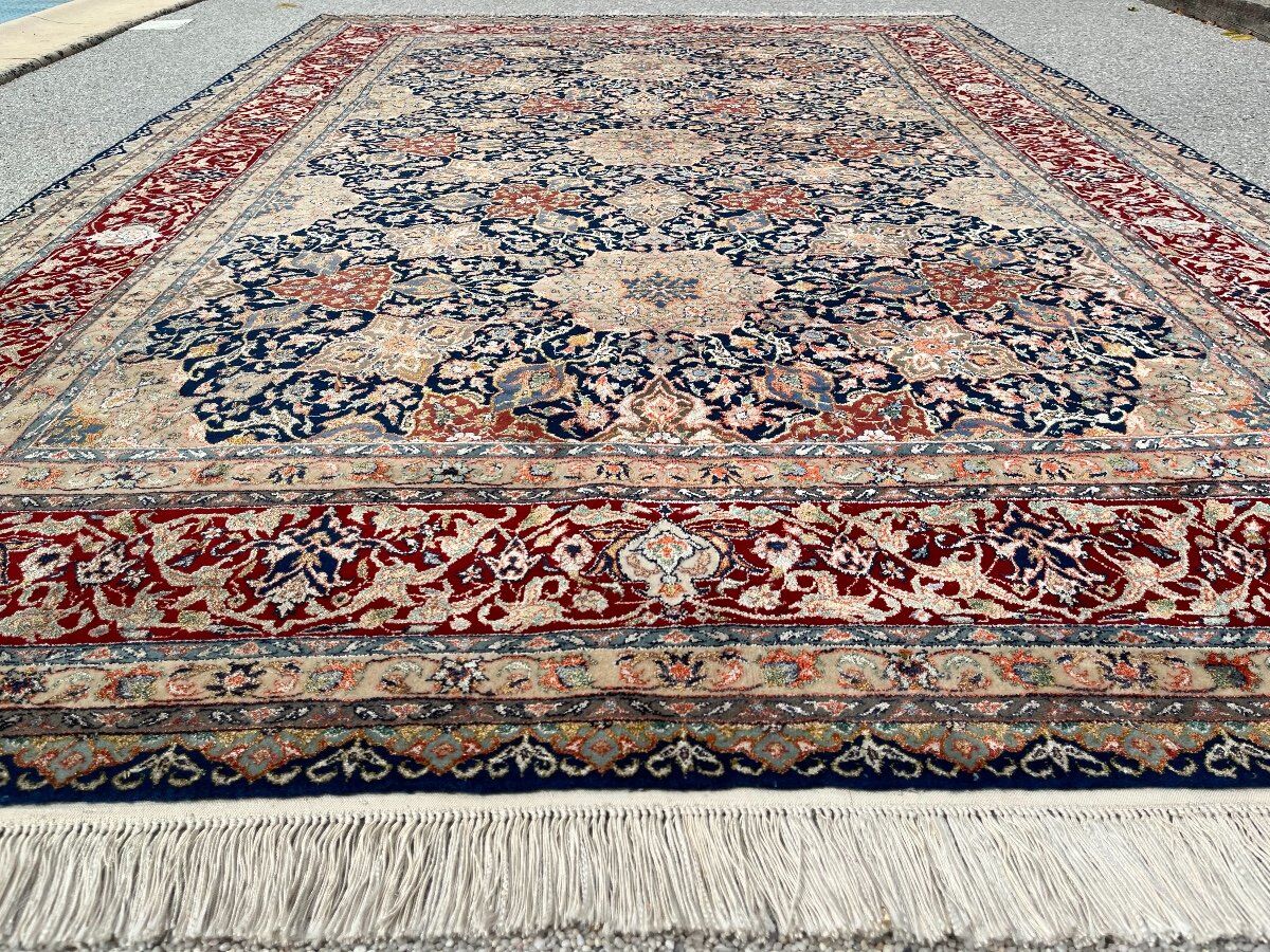 Persian rug, isfahan in wool and silk