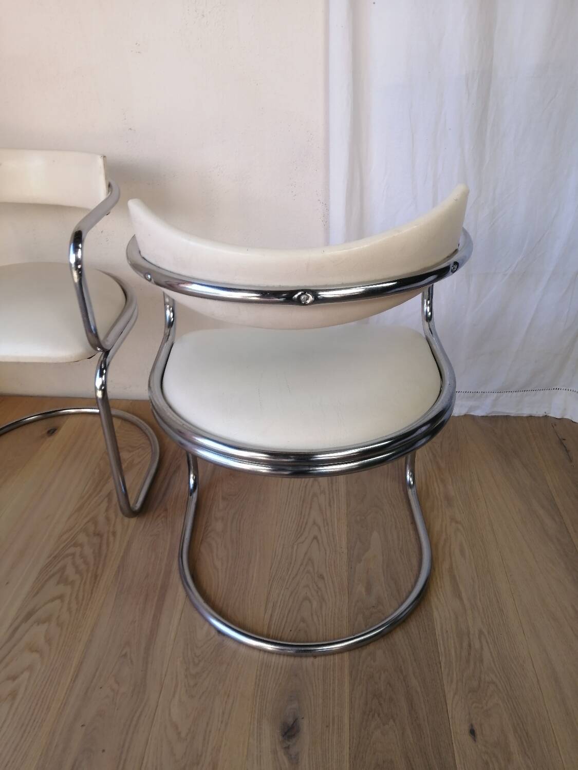 Pair of vintage cantilever chairs Zougoise Victoria, Switzerland.