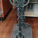 Old bistro table/foot cast iron floral decoration