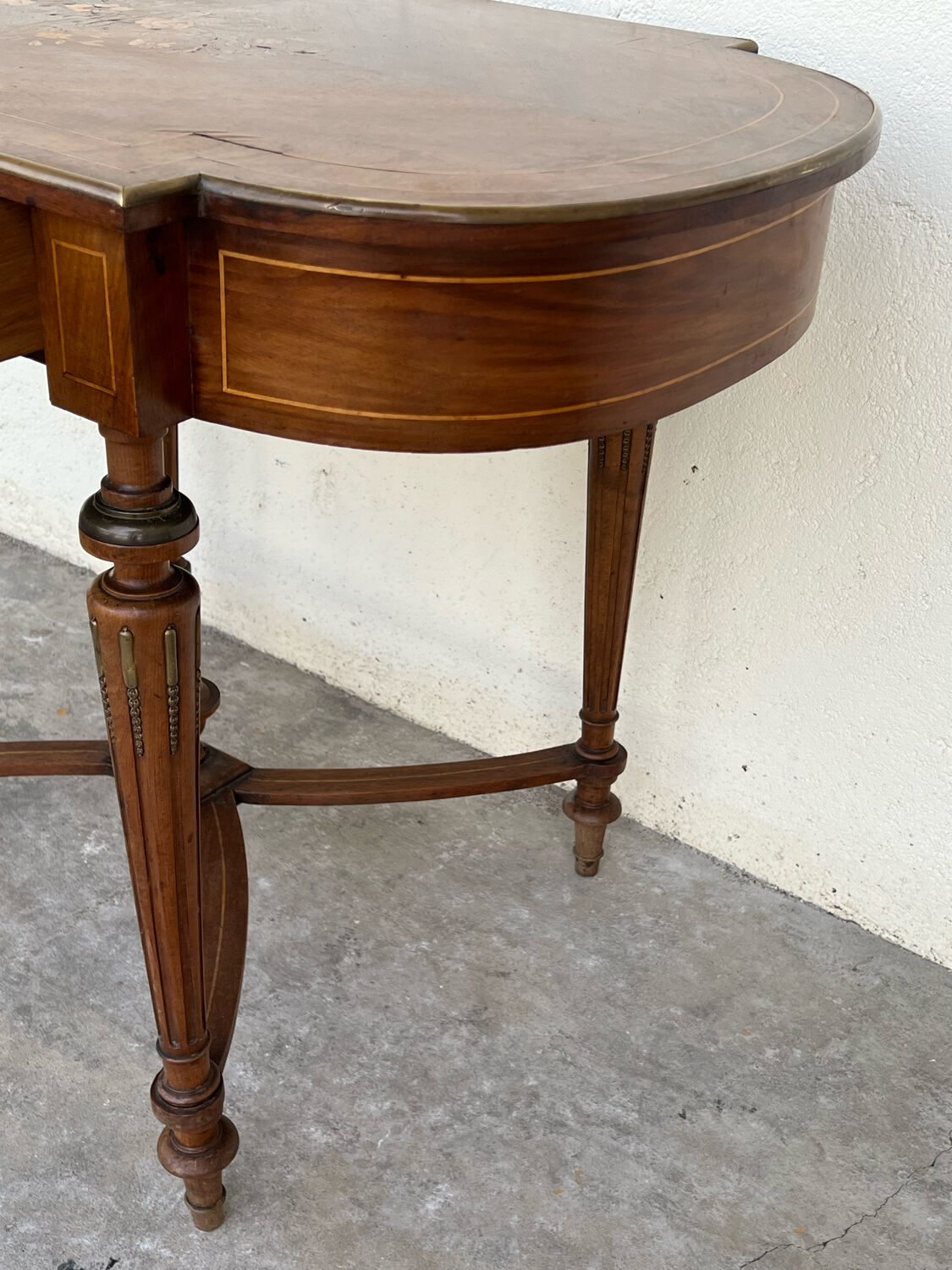 Bureau style Louis XVI