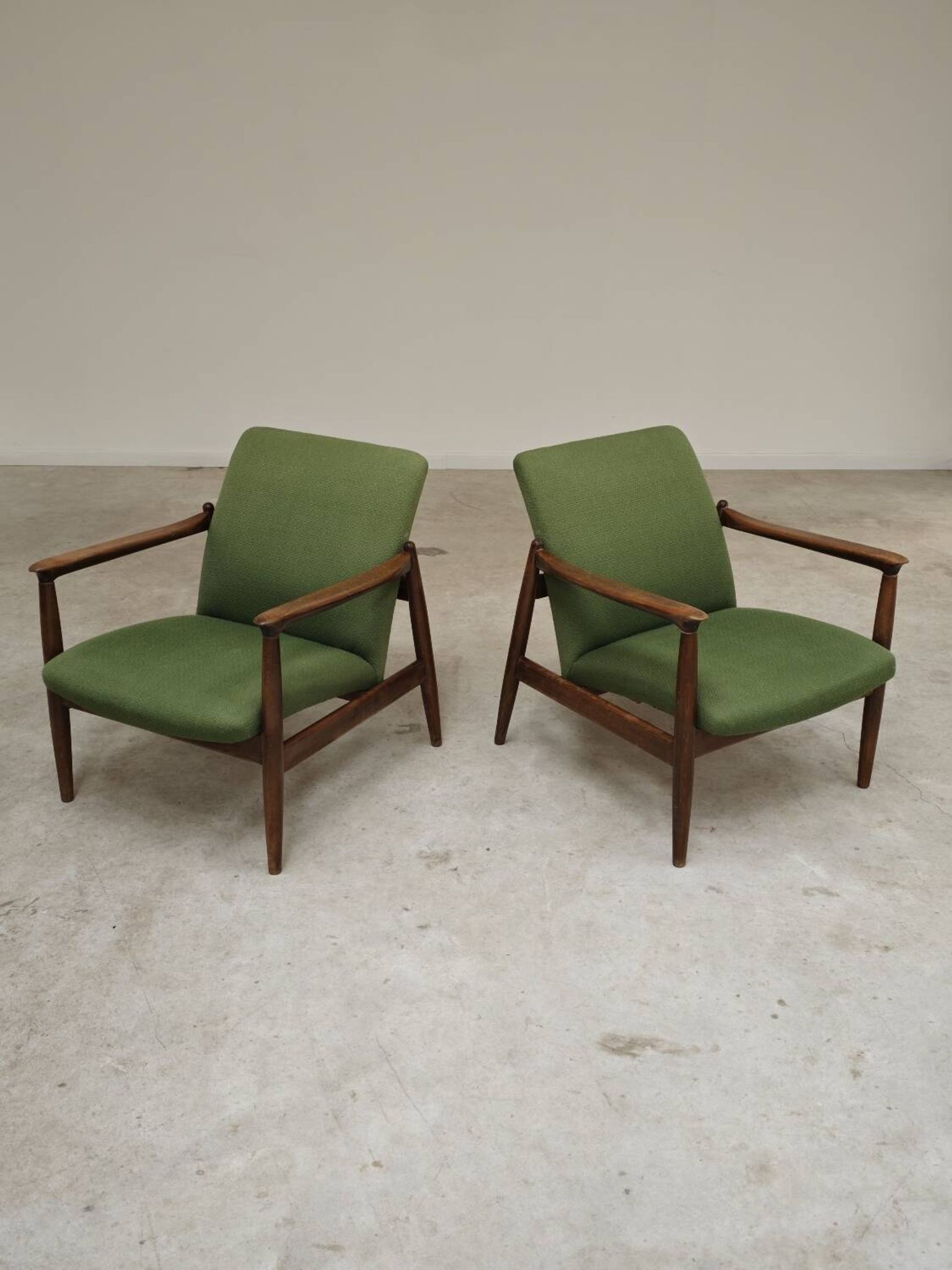 Paire de fauteuils vert GMF 64 par
Edmund Homa, Pologne 1960