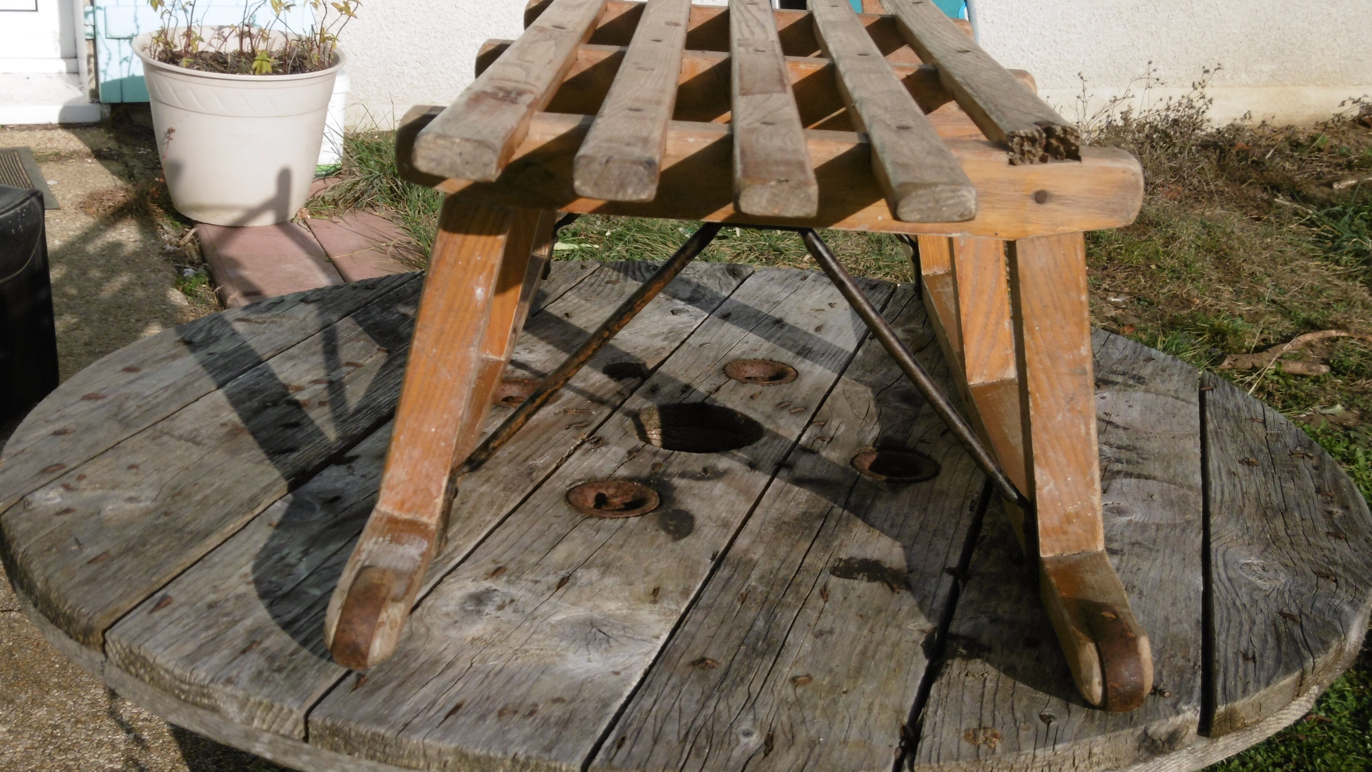 Old James - Davos wooden sled