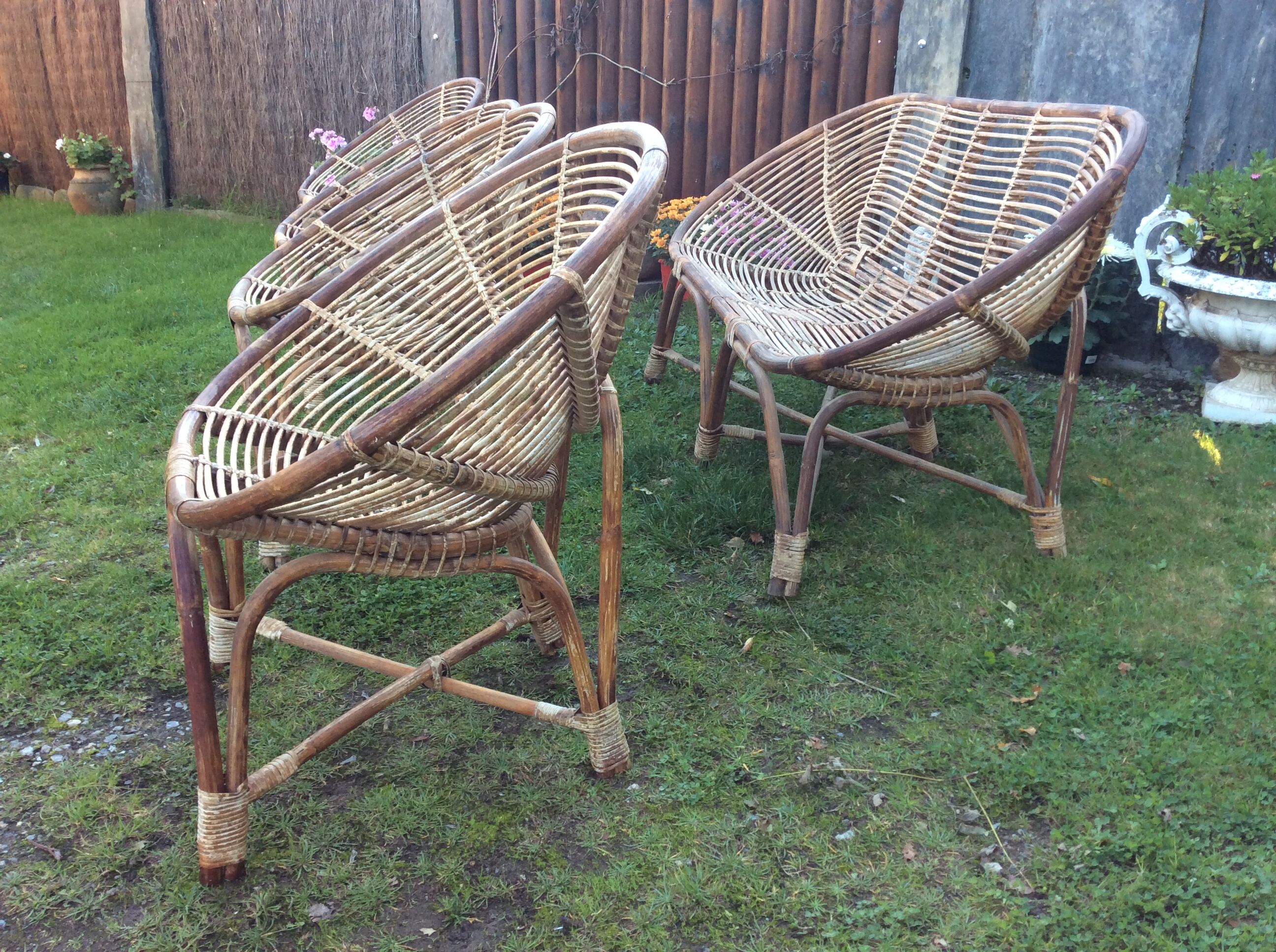 Set of 4 armchairs and 1 vintage rattan bench (5 pieces) inseparable.