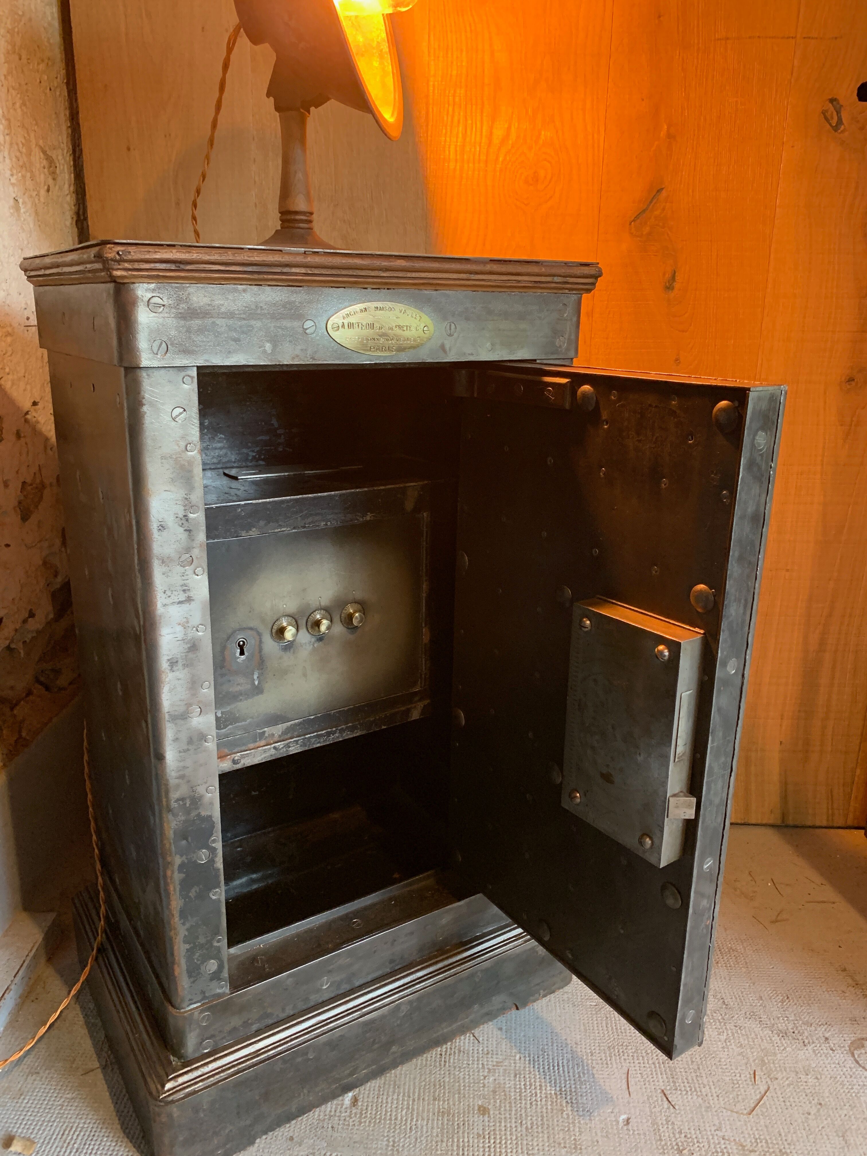 Former fort chest Vallet Freté Paris 1900