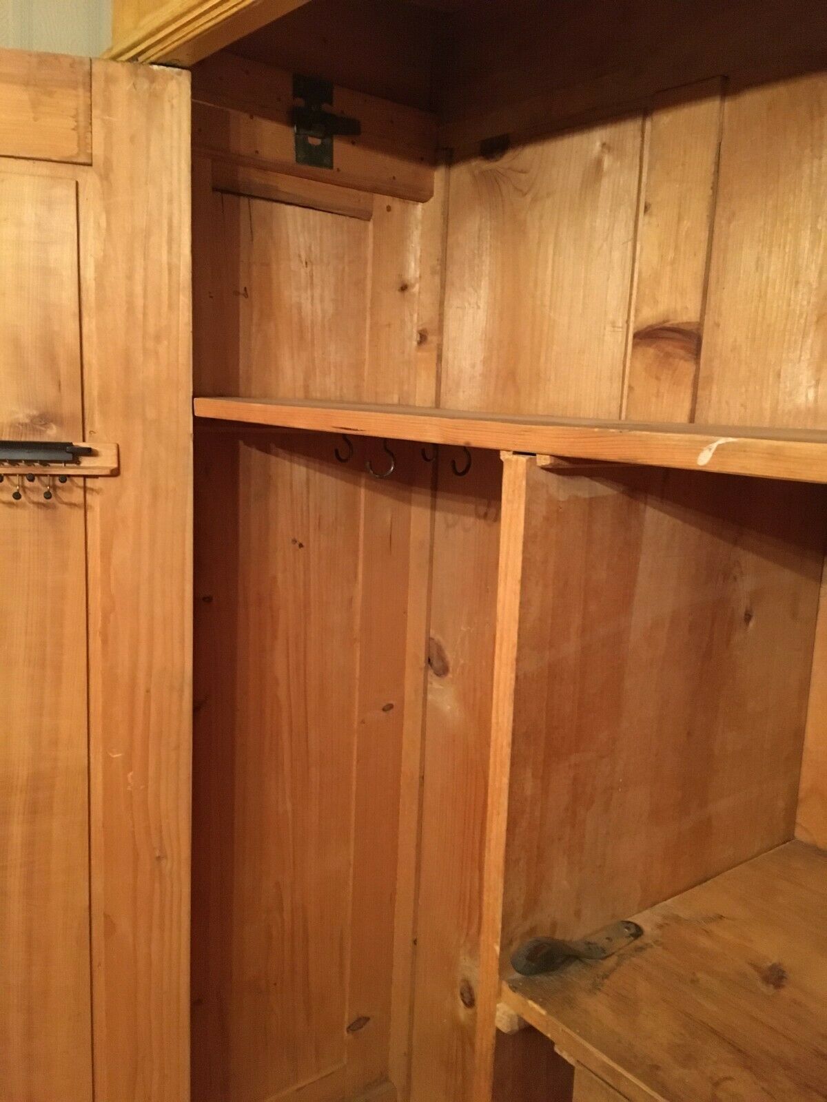 Louis Philippe fir-style wardrobe 2 closets 1 drawer
