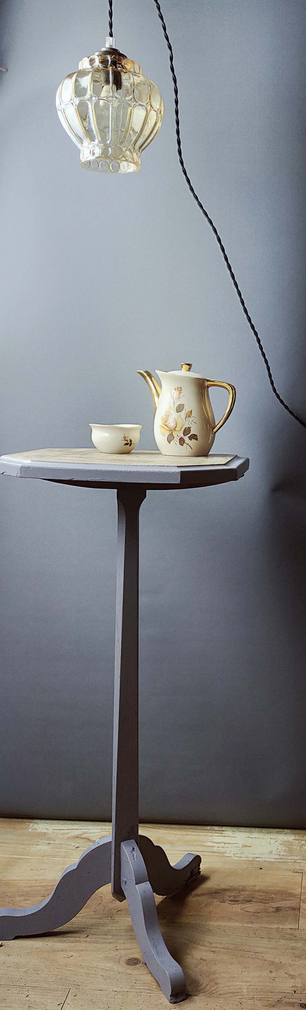 Golden crystal bulb walker