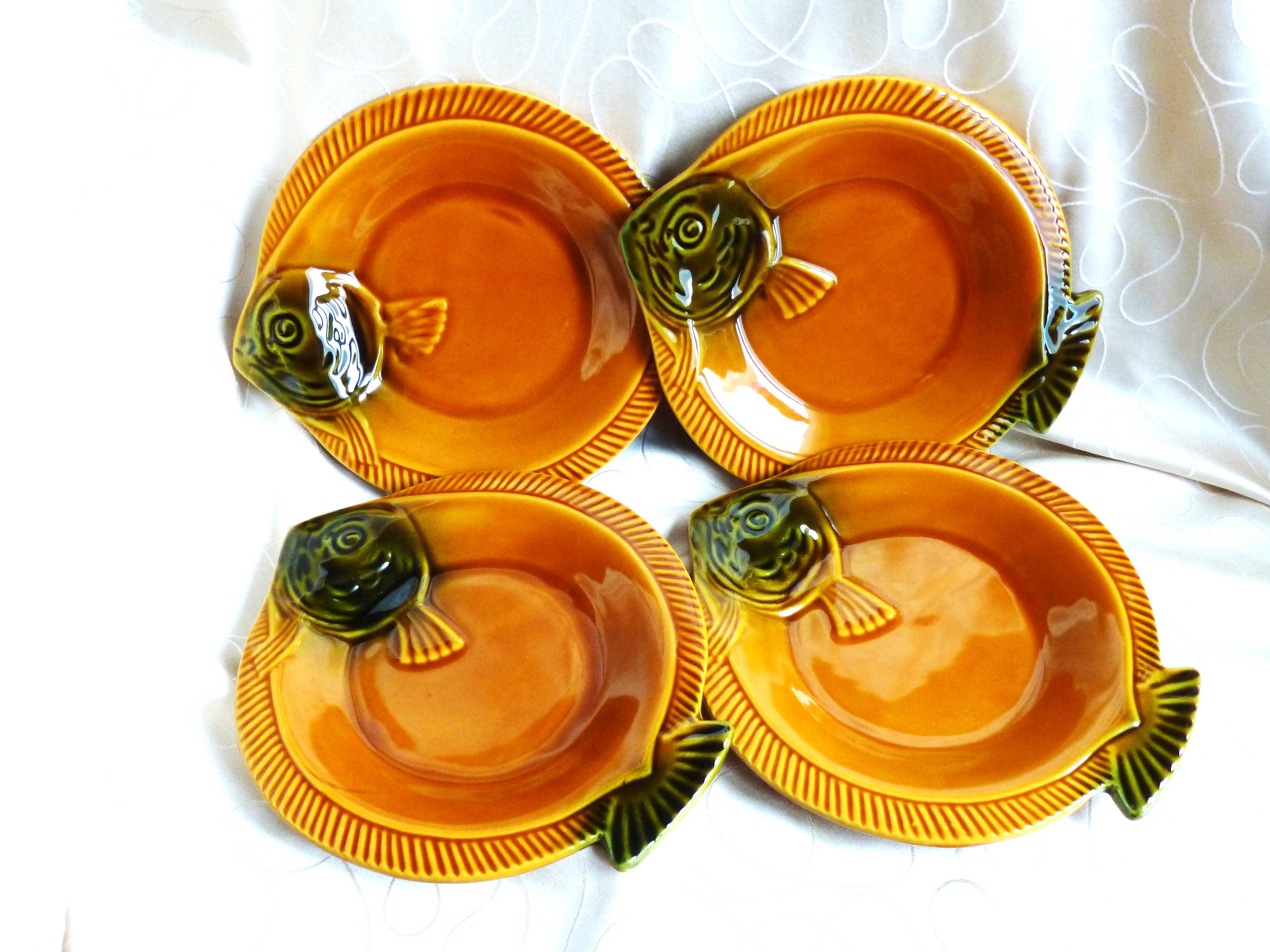 4 vintage Sarreguemines fish barbotine plates, vintage plates.