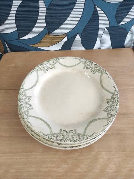 Set of 8 flat plates, Napoleon Terre de fer service