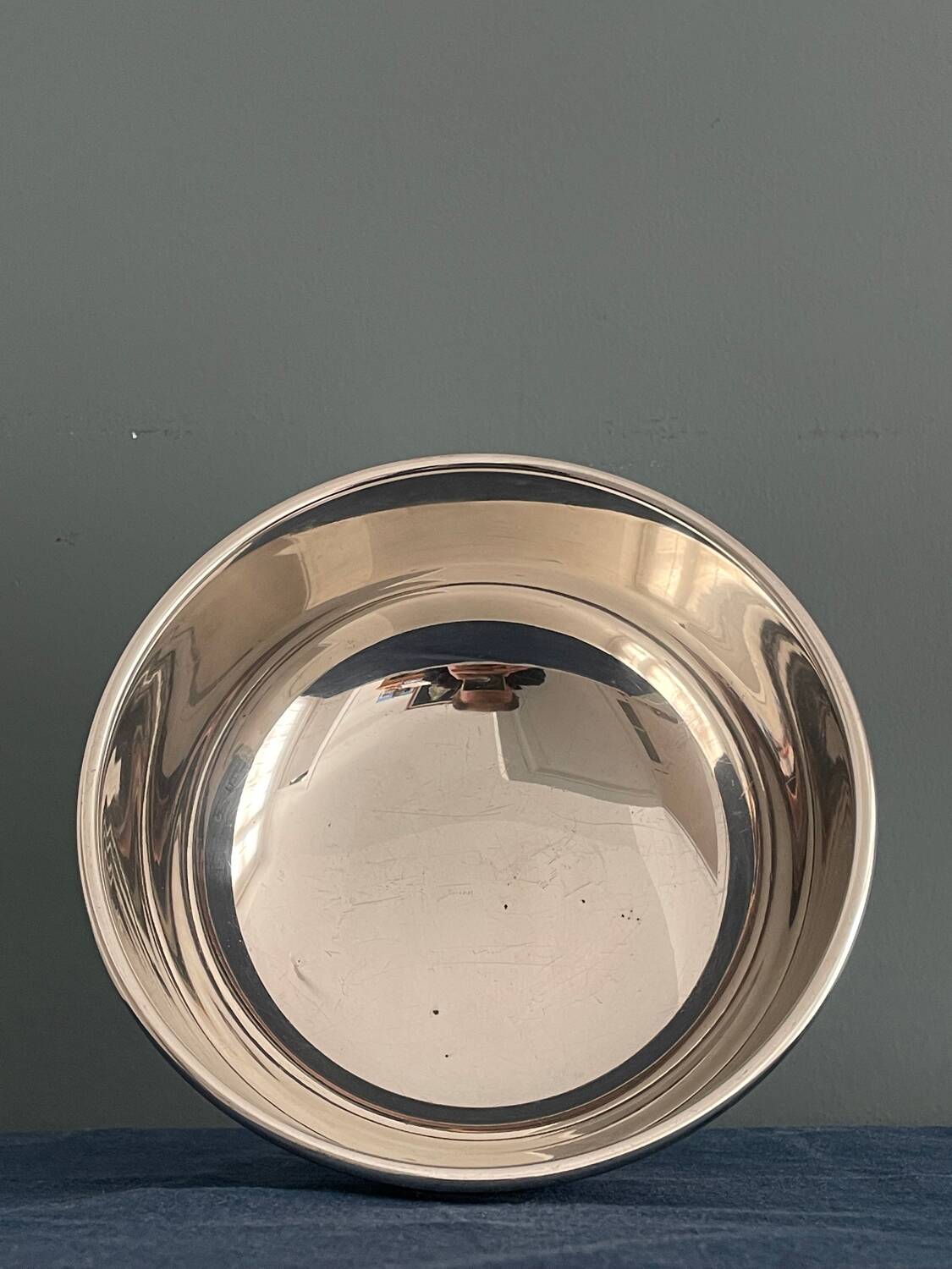 Silver metal fruit basket bowl