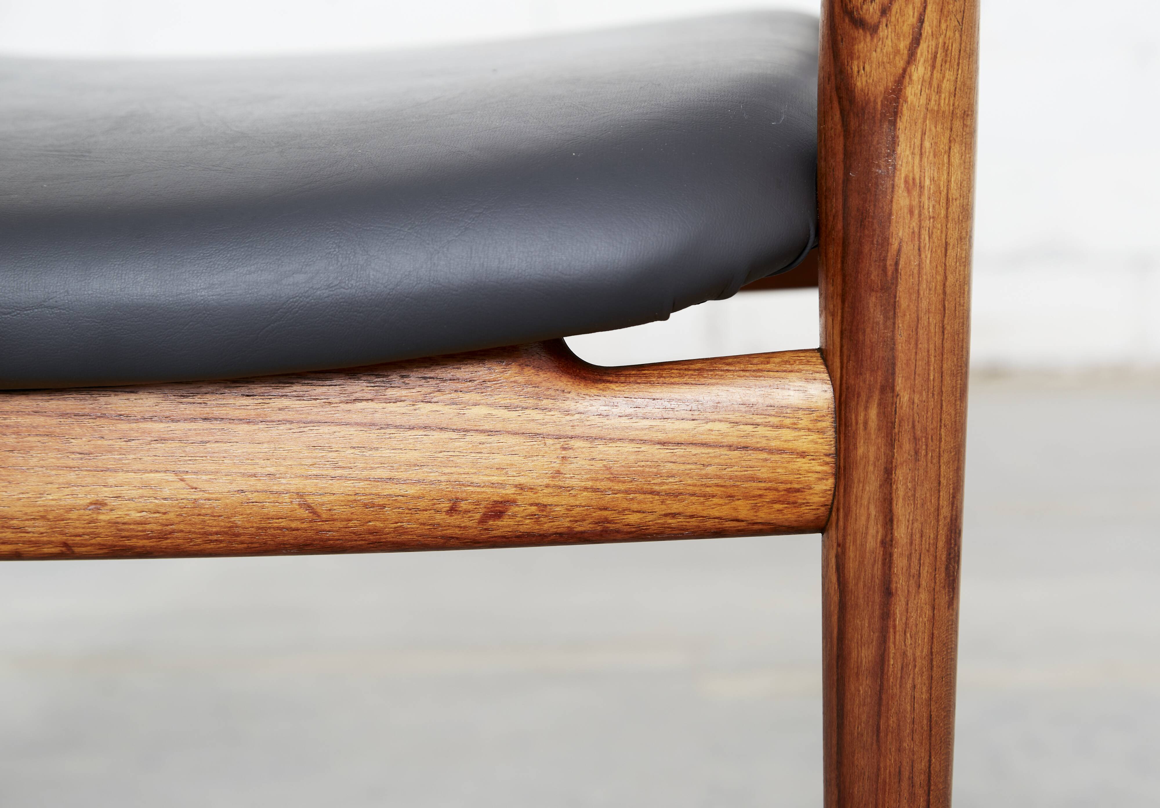 Hans Wegner JH-513 armchair for Johannes Hansen