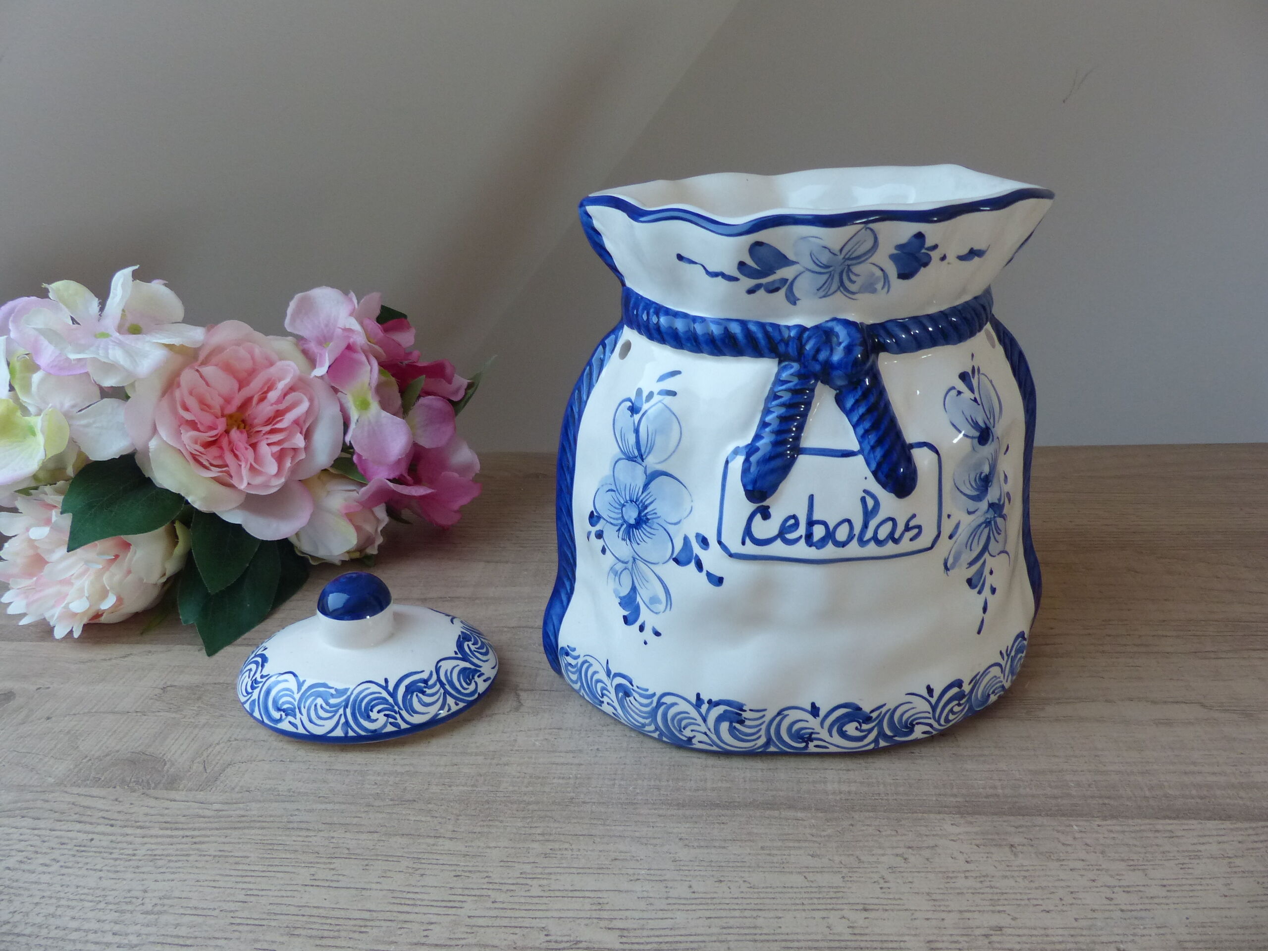 Ceramic onion pot made and hand painted pattern indigo blue flowers Portugal