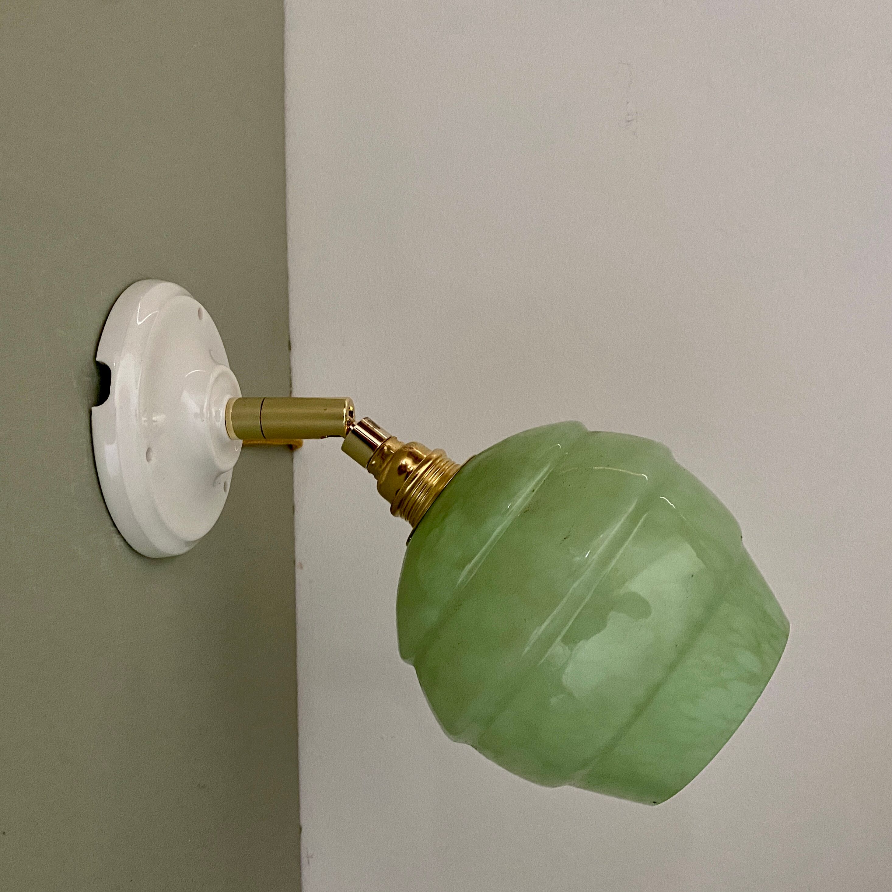 Vintage tulip wall lamp in glass from Clichy green mint