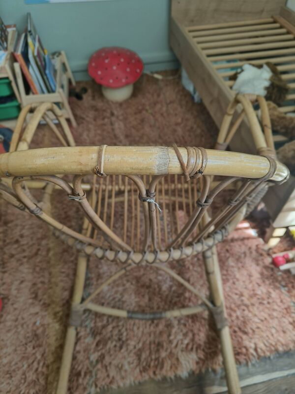 Chaise a bascule en rotin