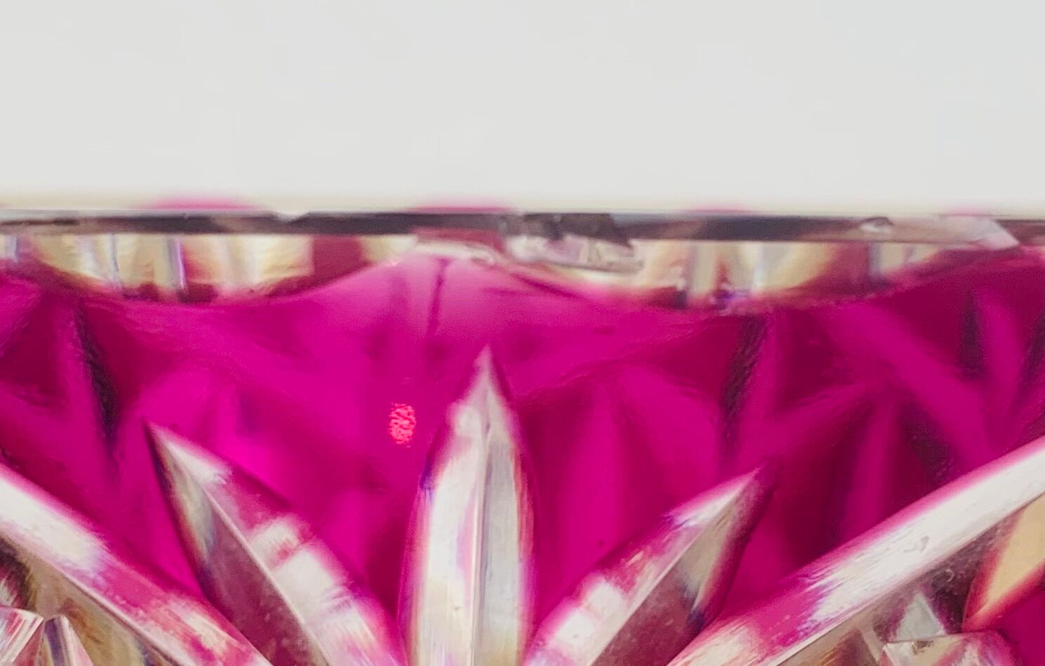 Crystal vase of Saint Louis red