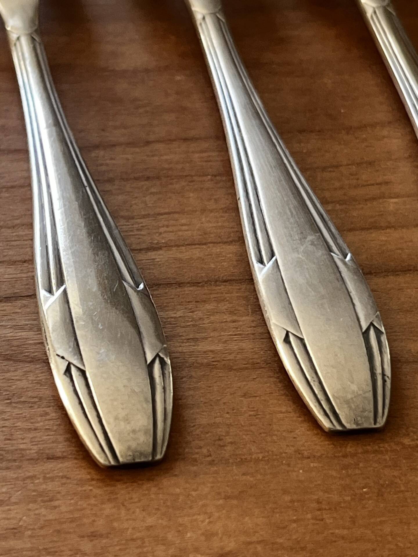 Fourchettes à dessert en métal argenté