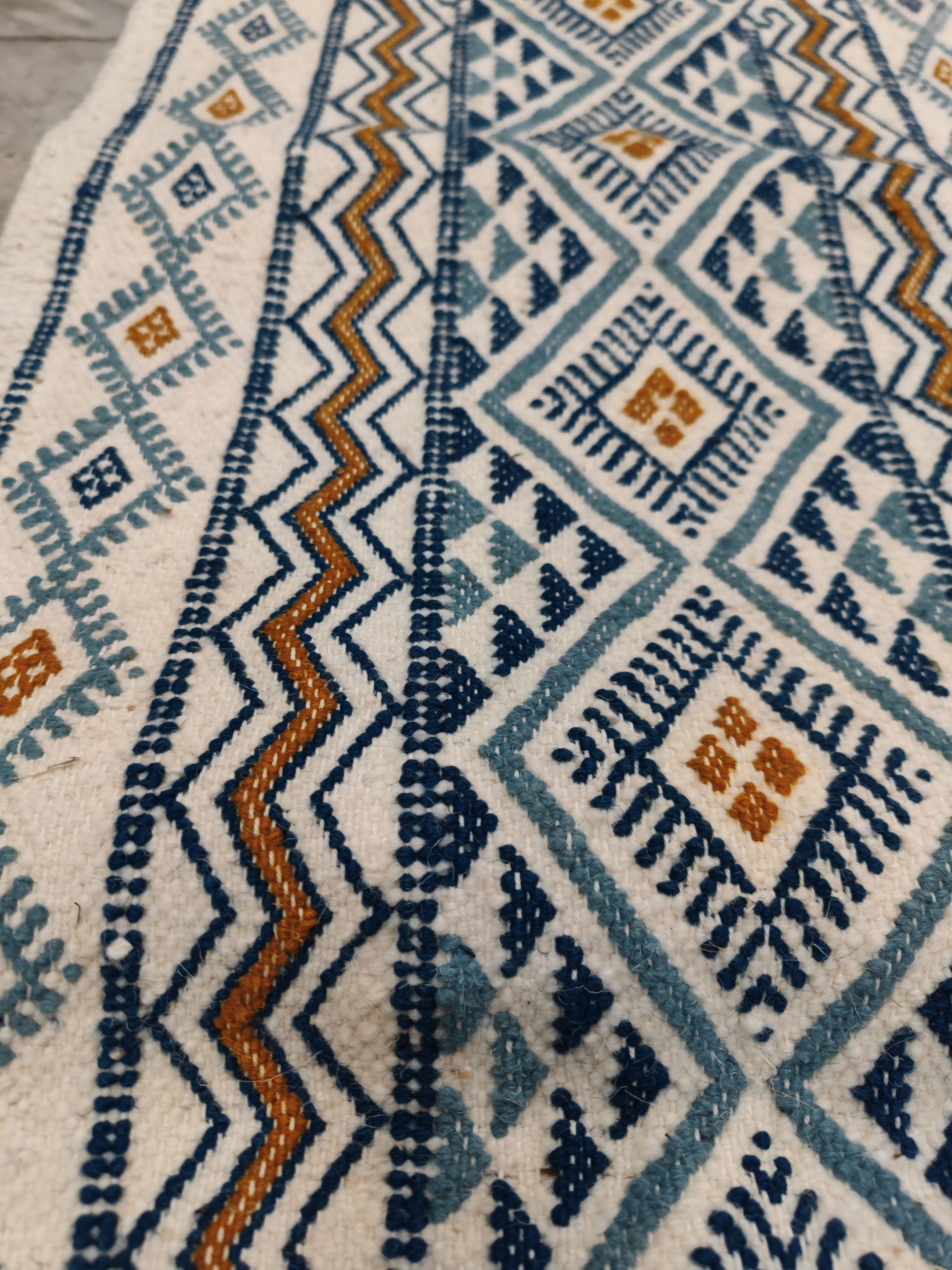 Hand-woven natural wool hallway rug