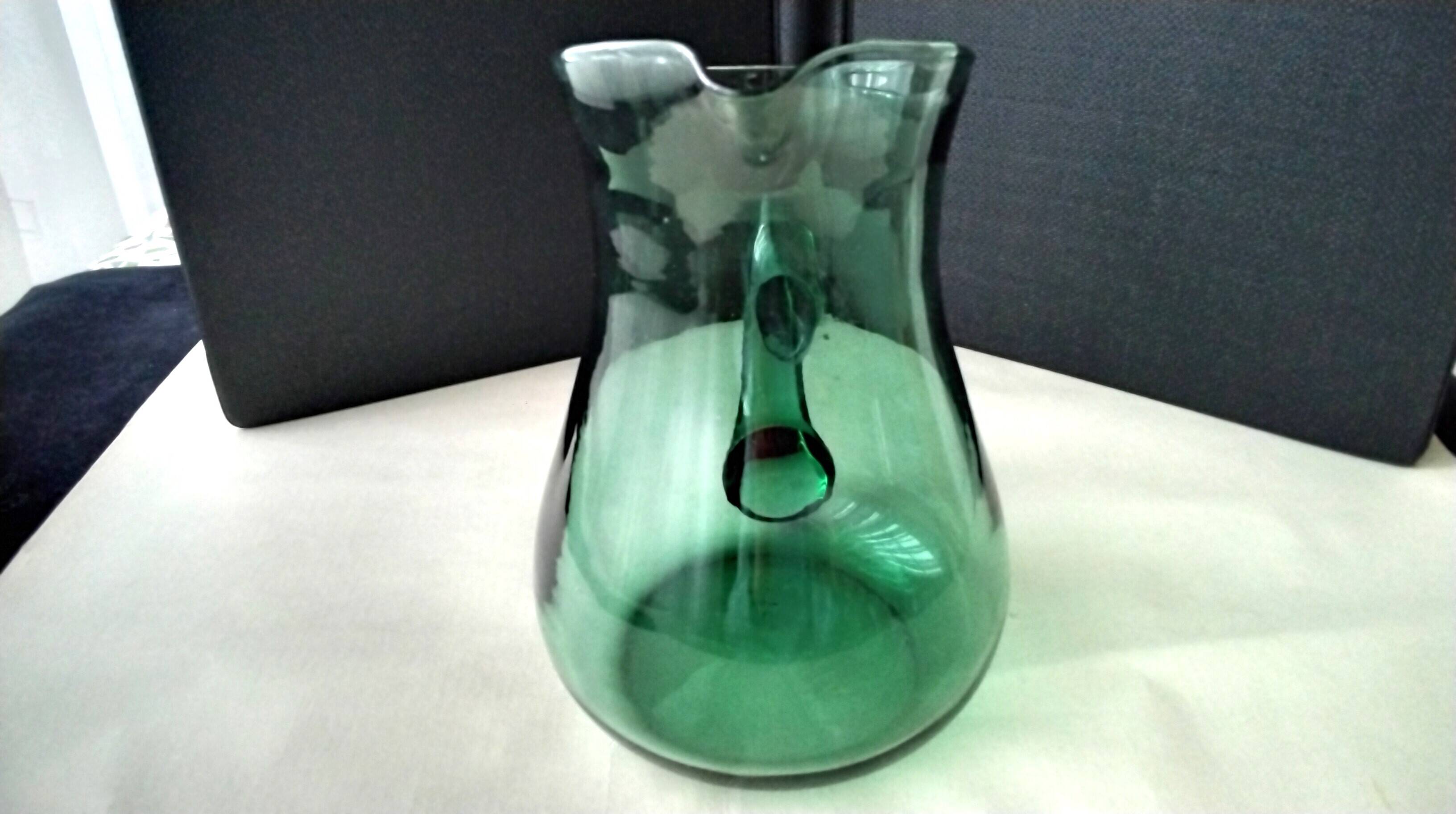 Carafe , pichet , broc à eau en verre soufflé 1.4 L