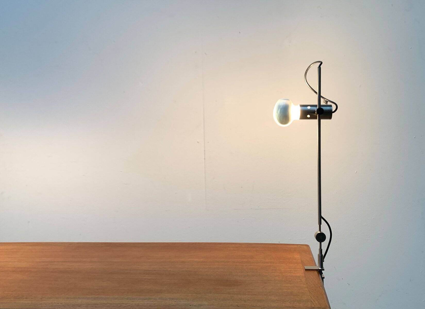 Italian table clamp lamp Model 255 by Tito Agnoli for Oluce, 1950s