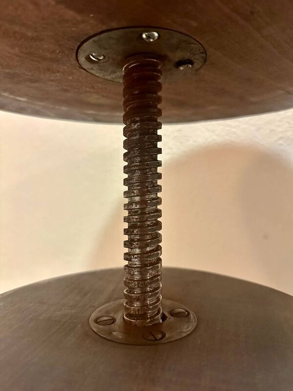 Tabouret de piano ancien réglable en bois tourné