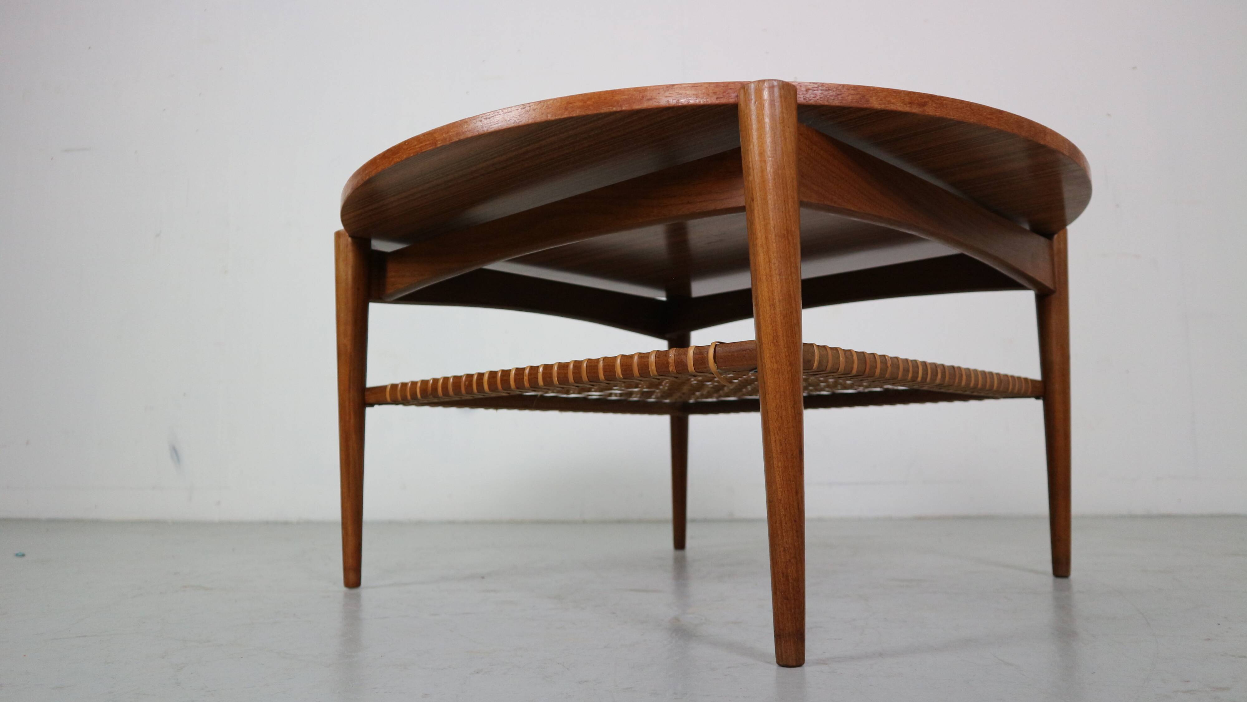 Scandinavian Modern Teak& Rattan Round Coffee Table, 1960's Denmark
