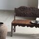 Mini banc à dossier sculpté à motif d'oiseaux stylisés H58 L61