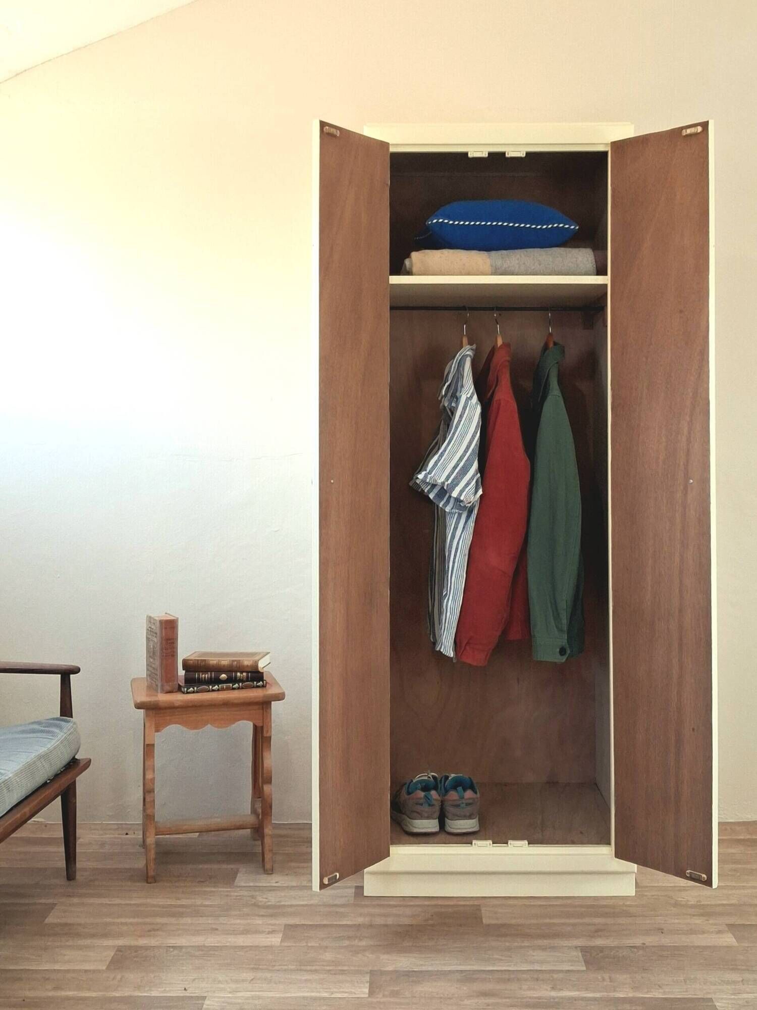Wardrobe - Cloakroom