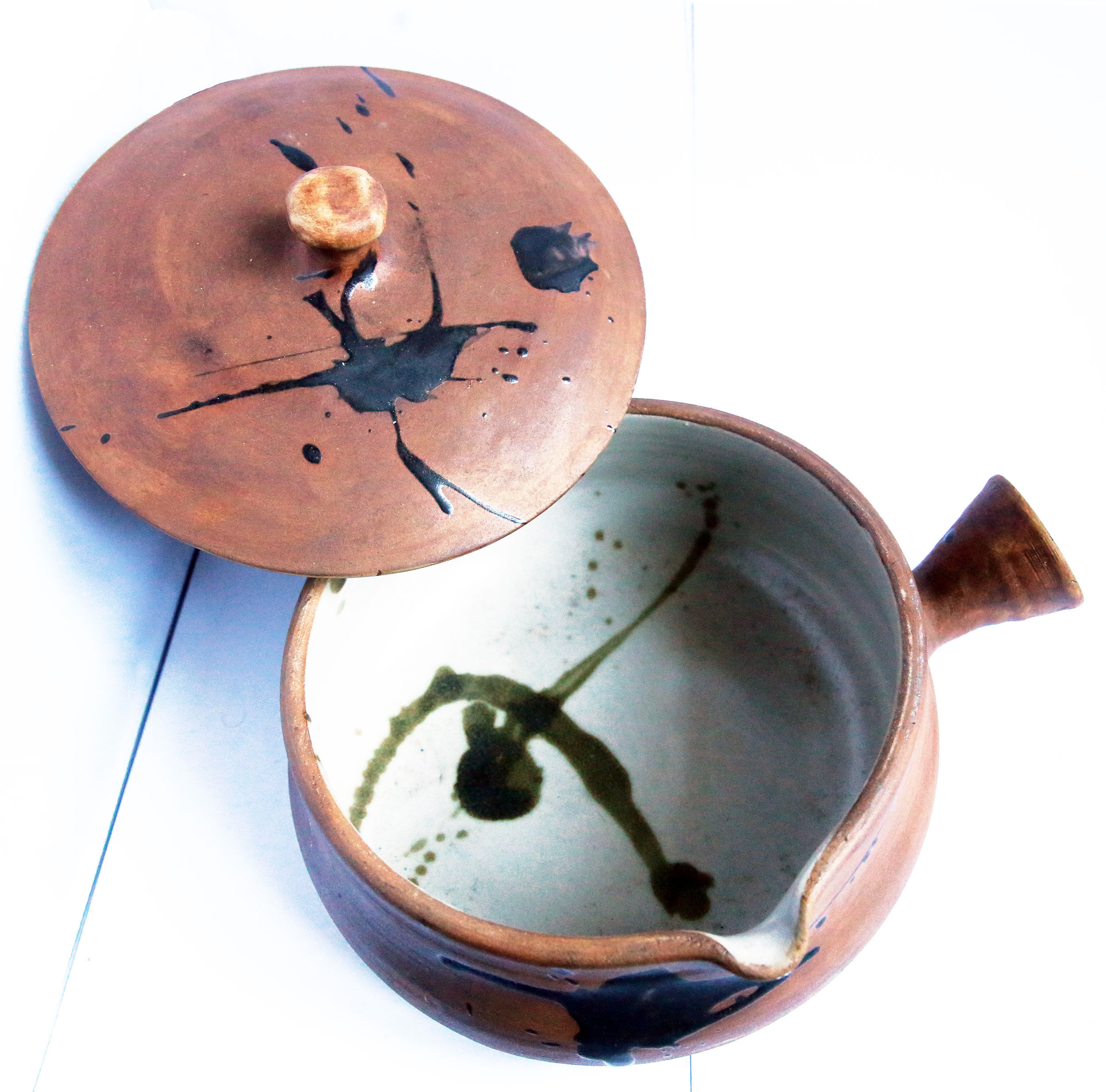 Soupière / sandstone frying pan from La Colombe pottery