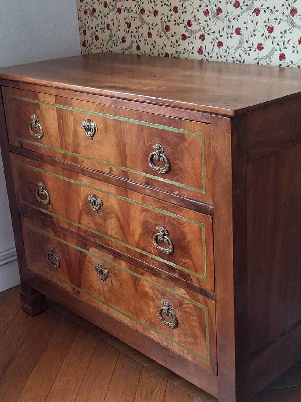 Empire chest of drawers with 3 drawers