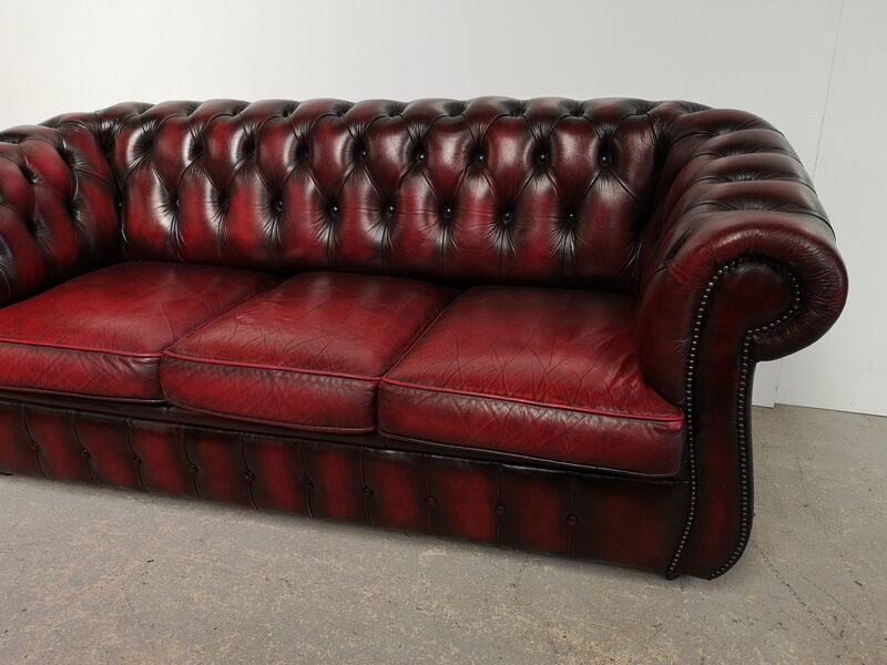 Sofa chesterfield curved burgundy leather three seats