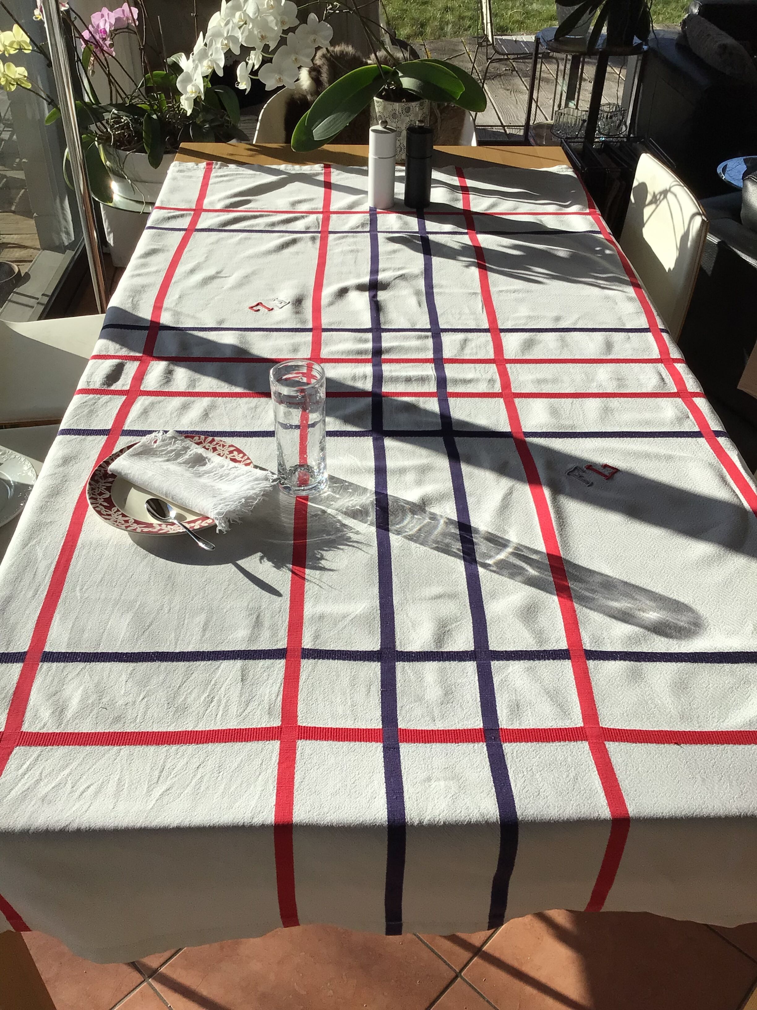 Embroidered tablecloth FL rectangle basque fabric navy and red