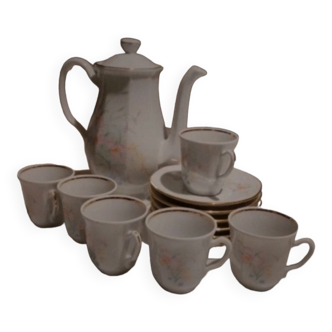 Coffee set with 6 cups, 6 saucers and a porcelain coffee maker