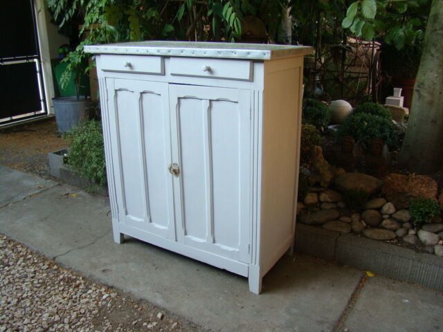 Former parisian buffet