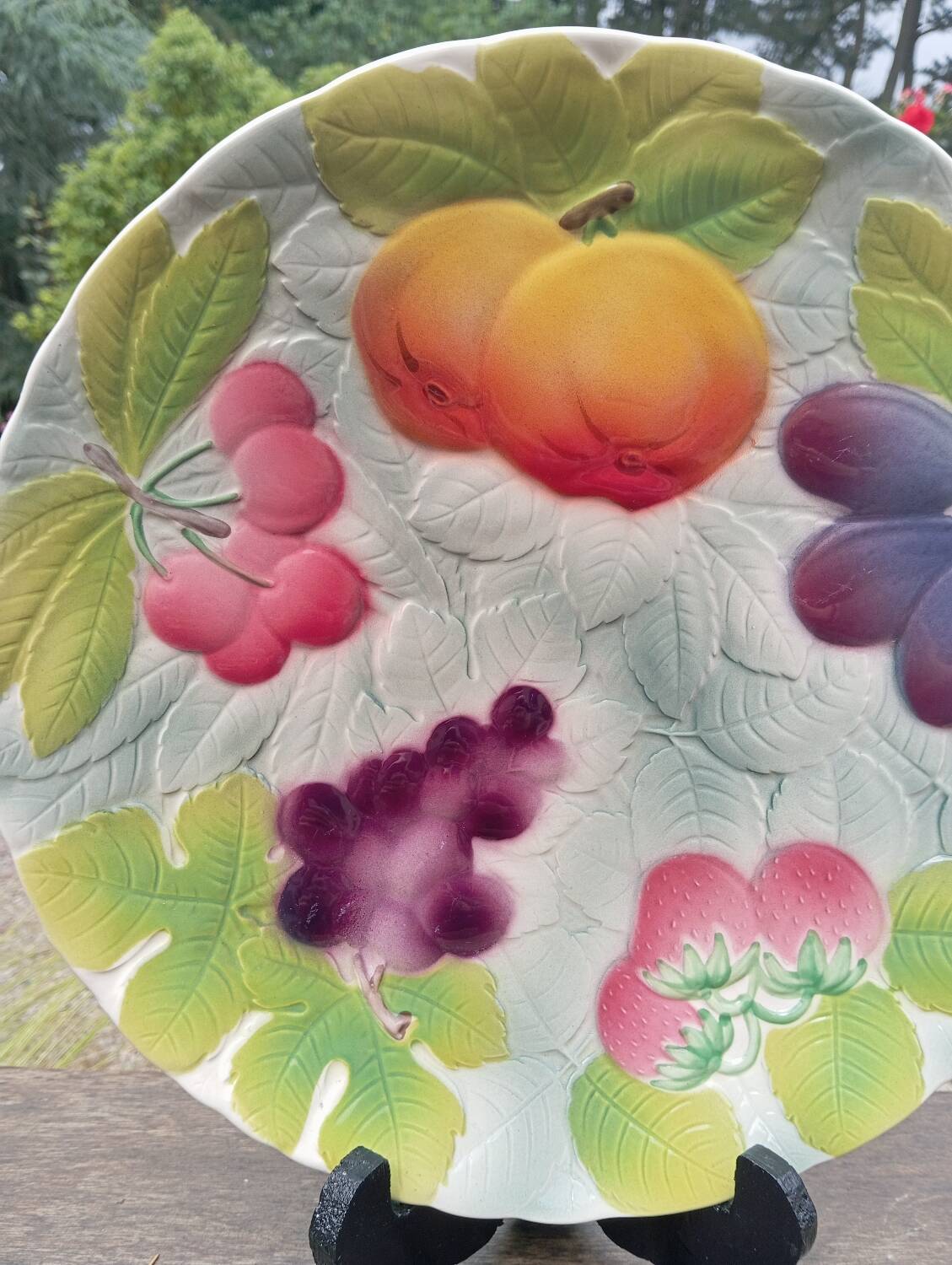 Plat à gâteau / coupe fruit faience barbotine de St Clement