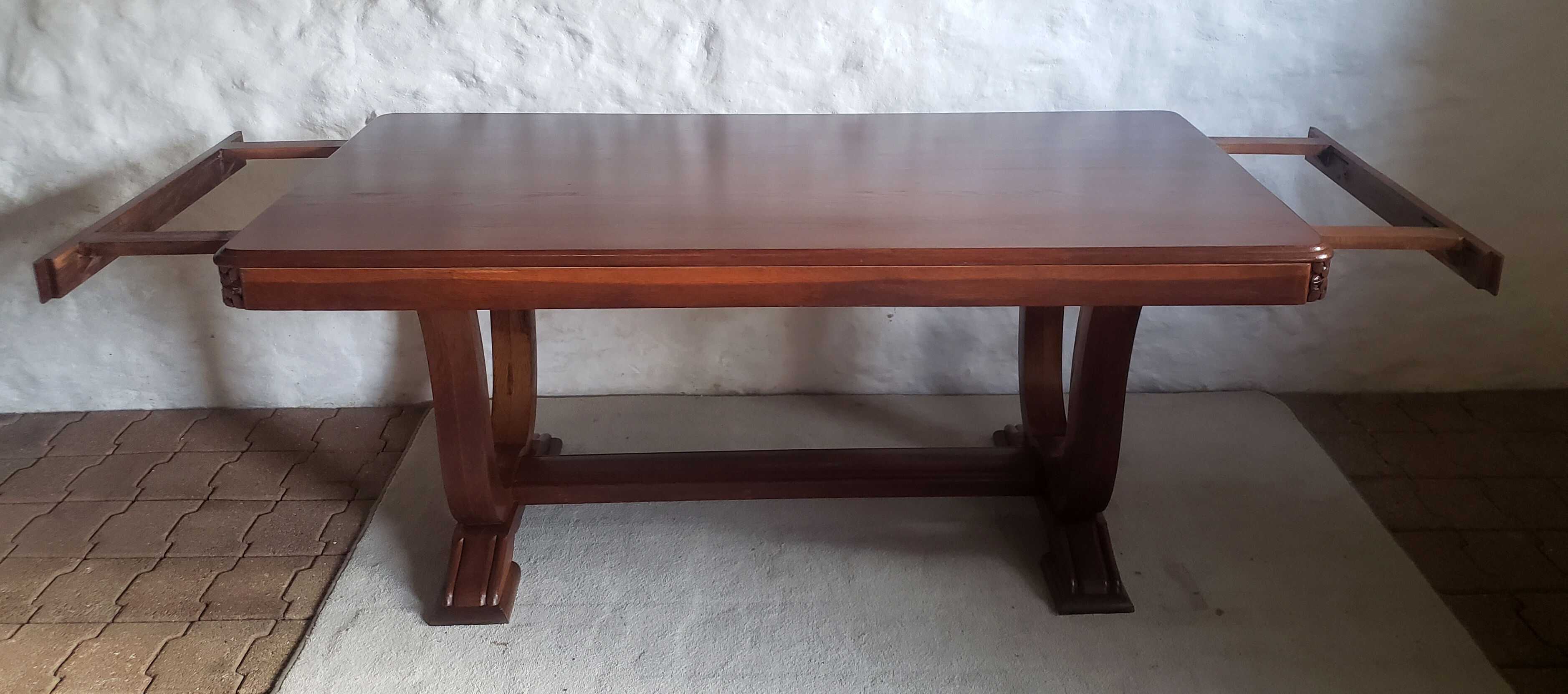 Art-deco table in oak