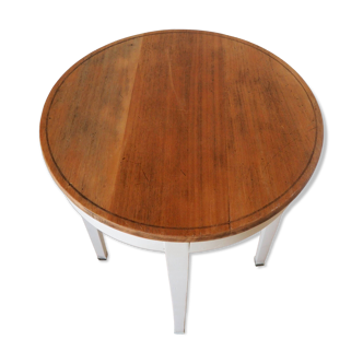 Table vintage d’appoint rénovée – élégance scandinave et compactité parfait