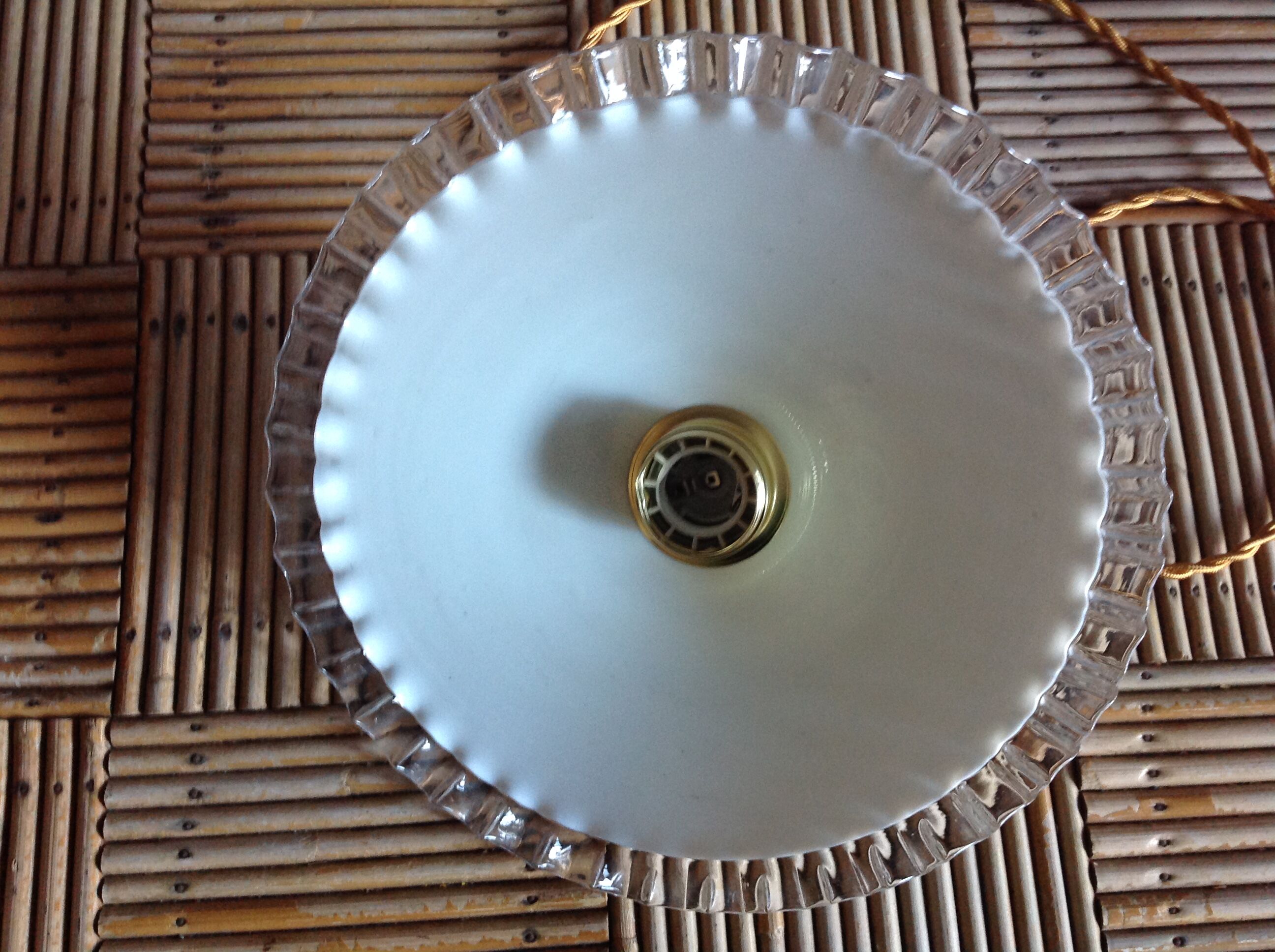 Suspension en opaline blanche