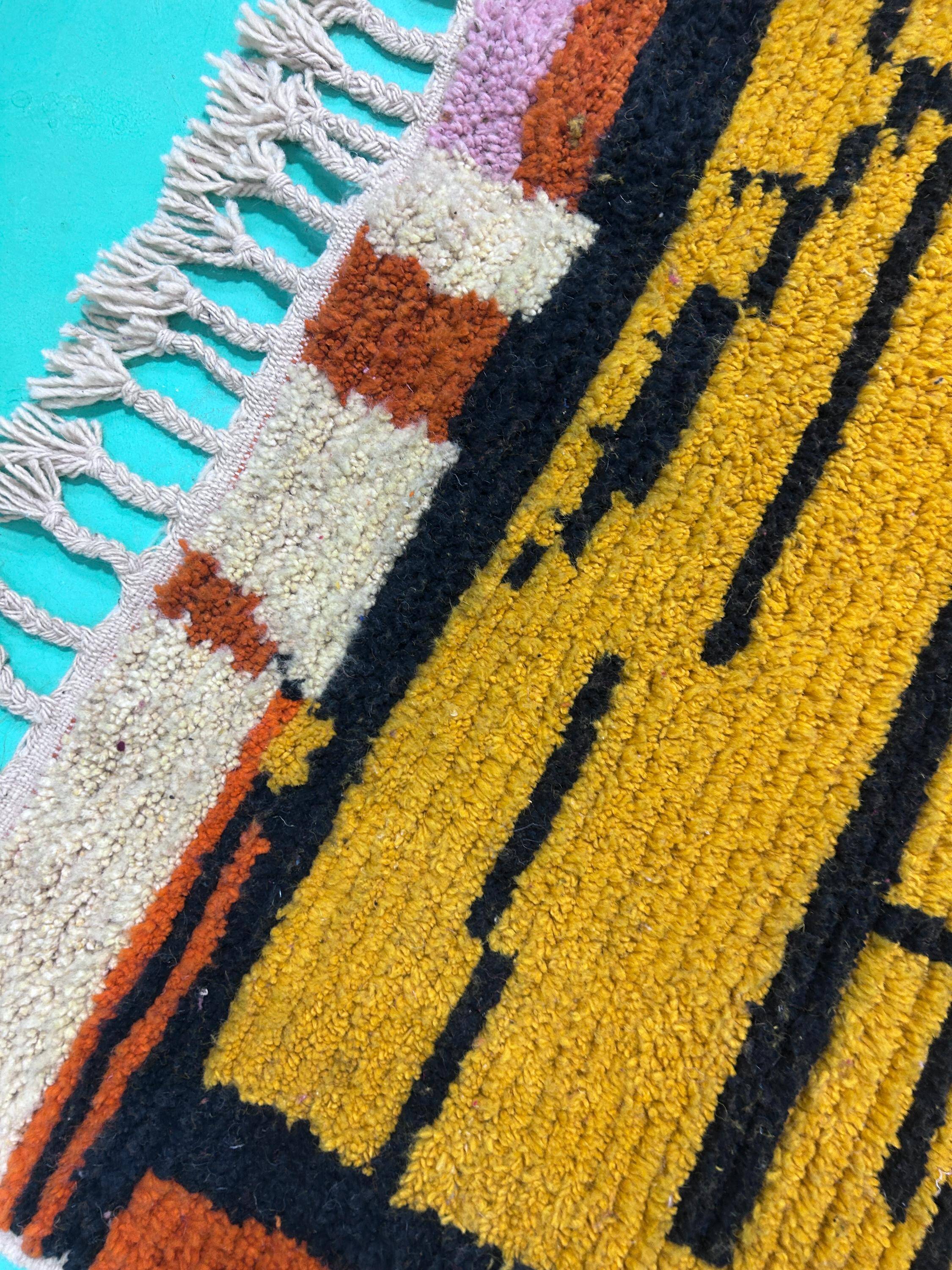 Large artisanal Moroccan rug 2.5 x 1.5 m