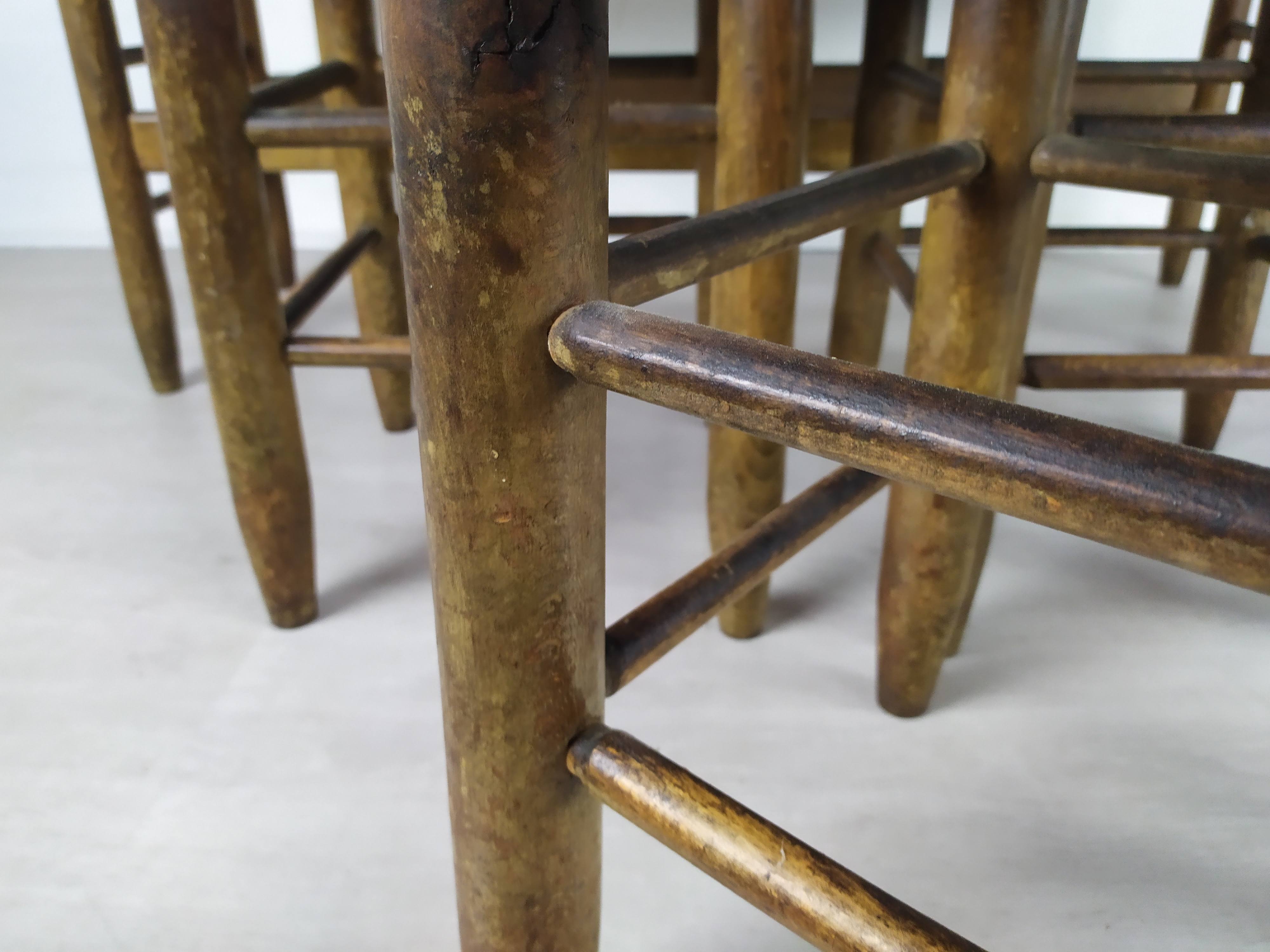 Tabourets et banquette paillé