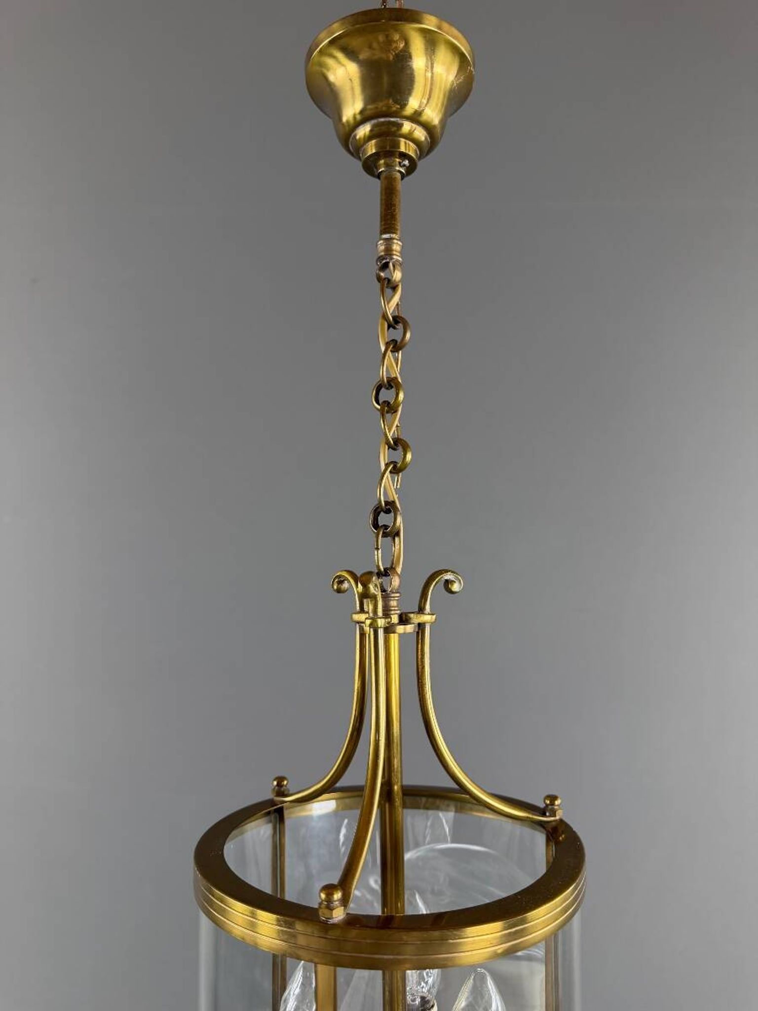Lanterne cylindrique en laiton et verre, XXe Siècle