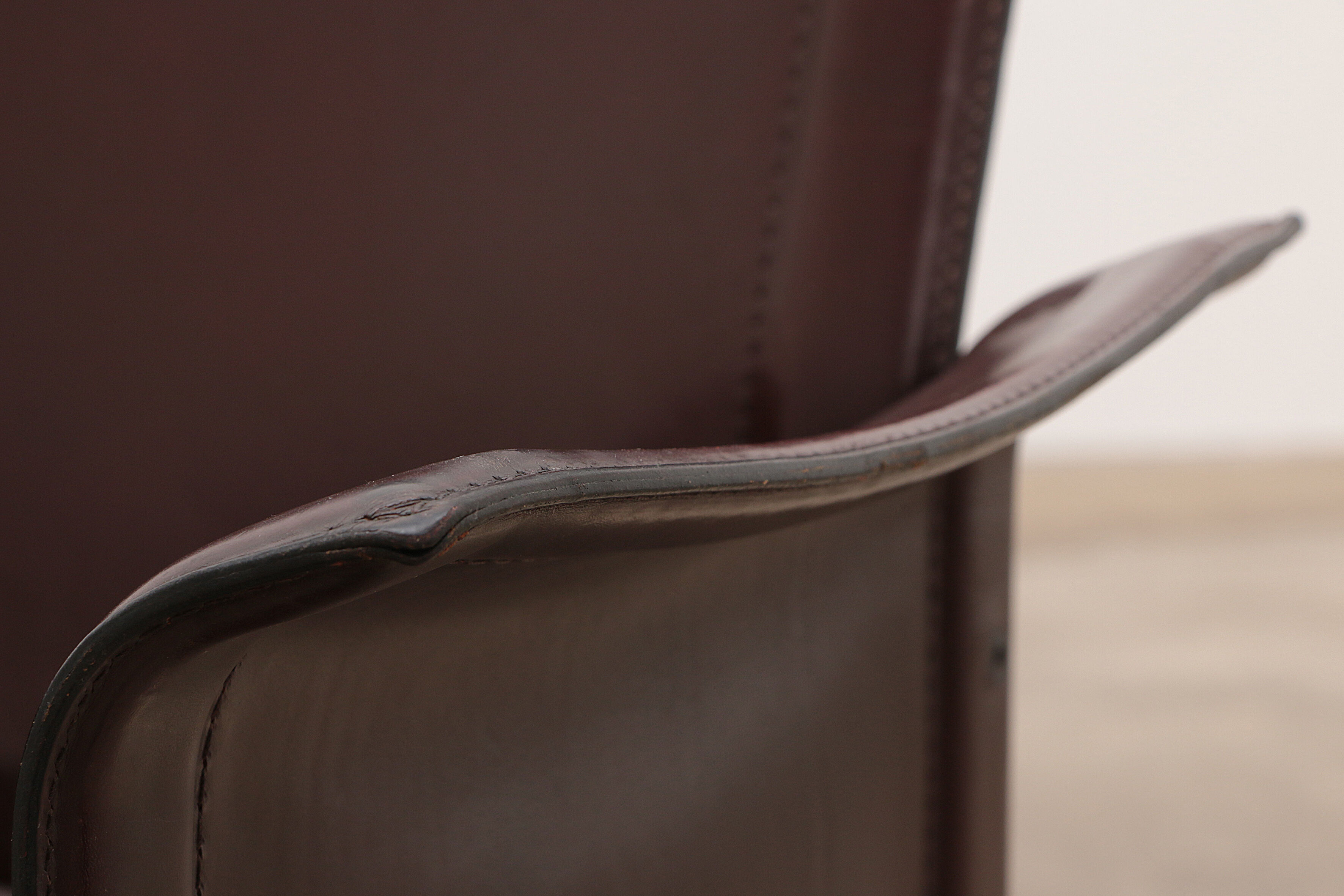 Tito Agnoli for Matteo Grassi leather dining table and six chairs