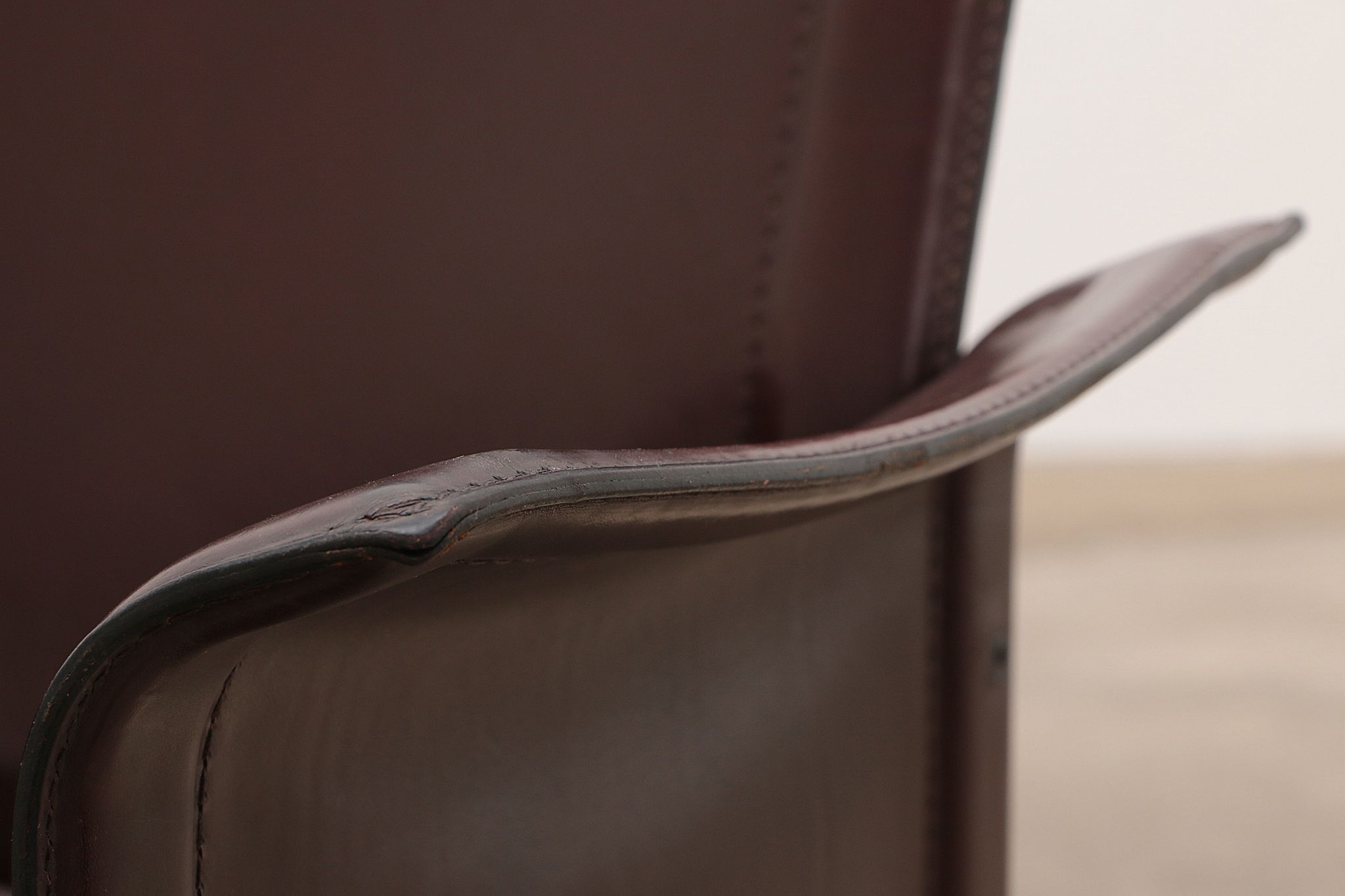 Tito Agnoli for Matteo Grassi leather dining table and six chairs