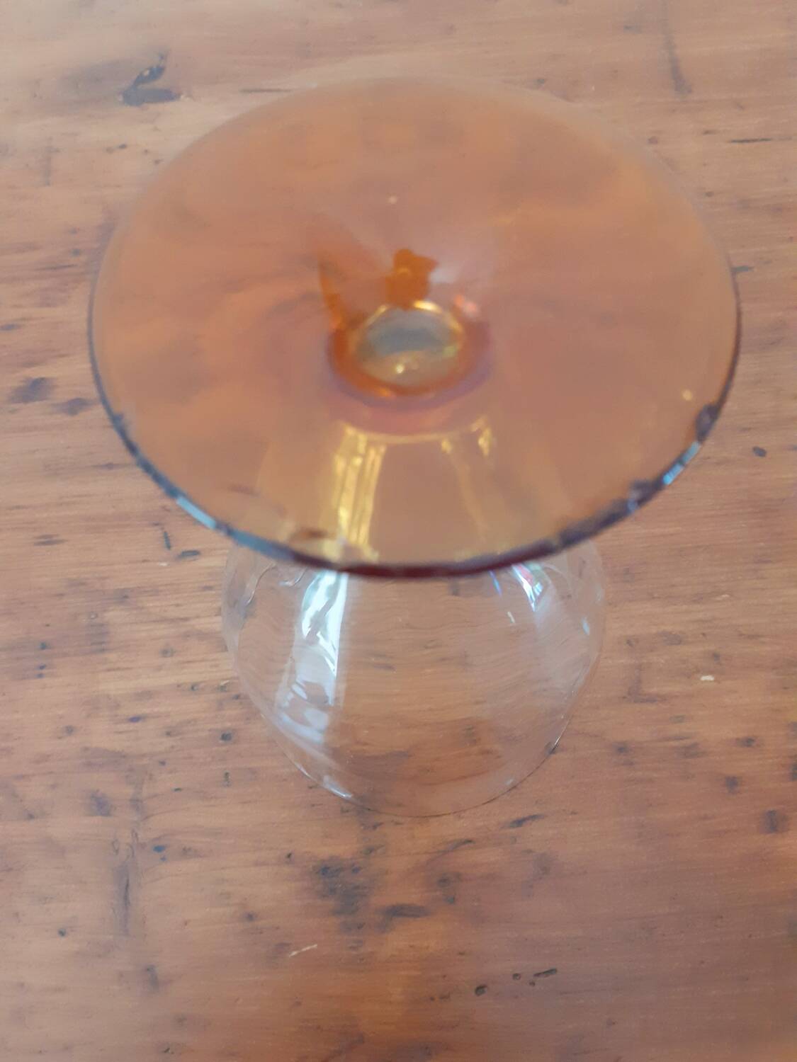 4 verres à pied marron fumé