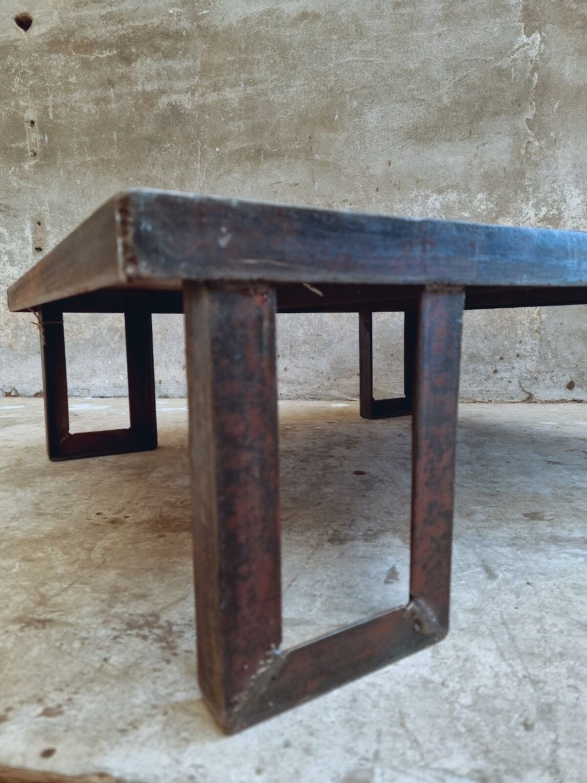 Industrial coffee table pallet table steel cinnamon brown