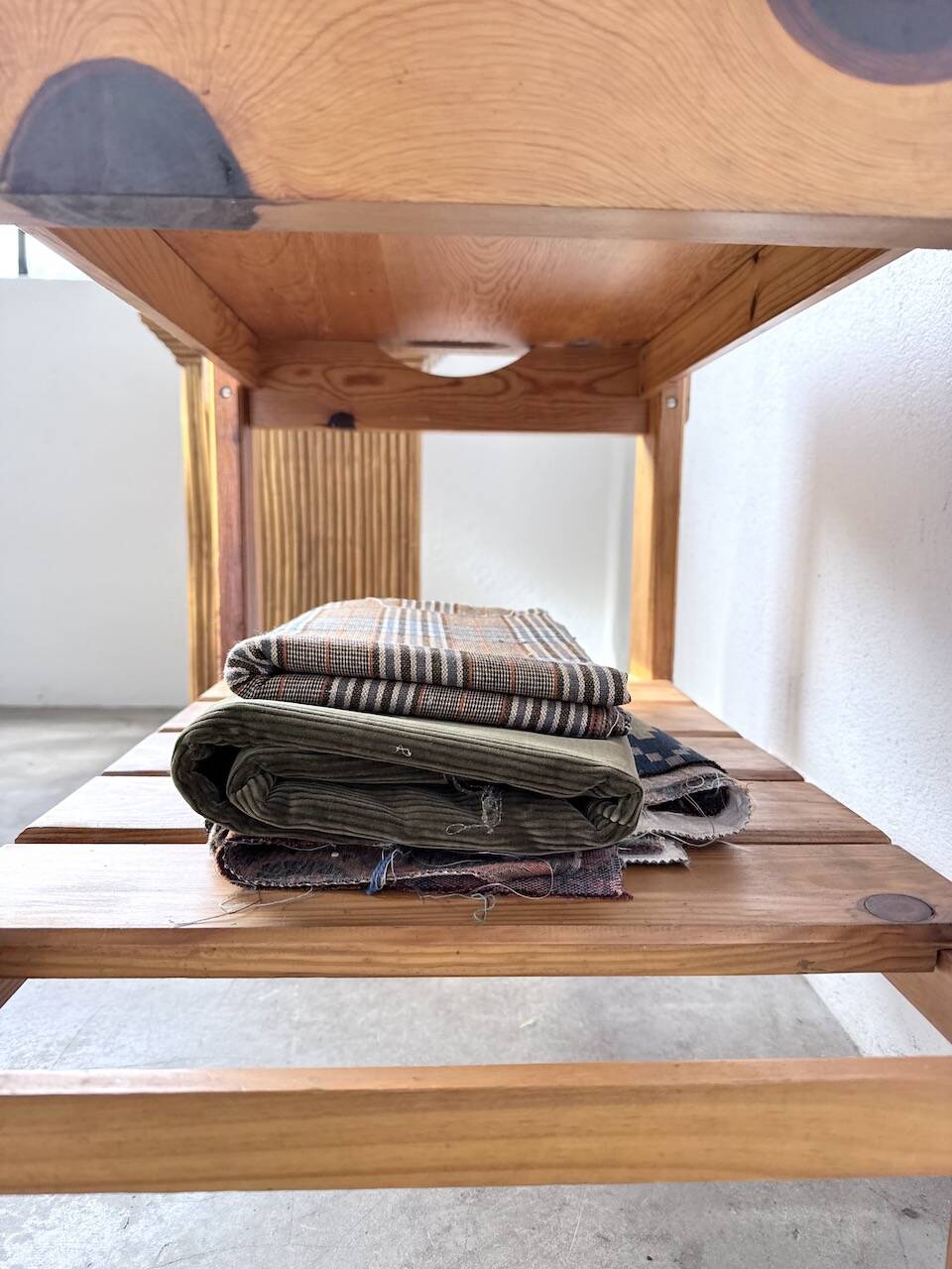 1980 pine wheeled console table